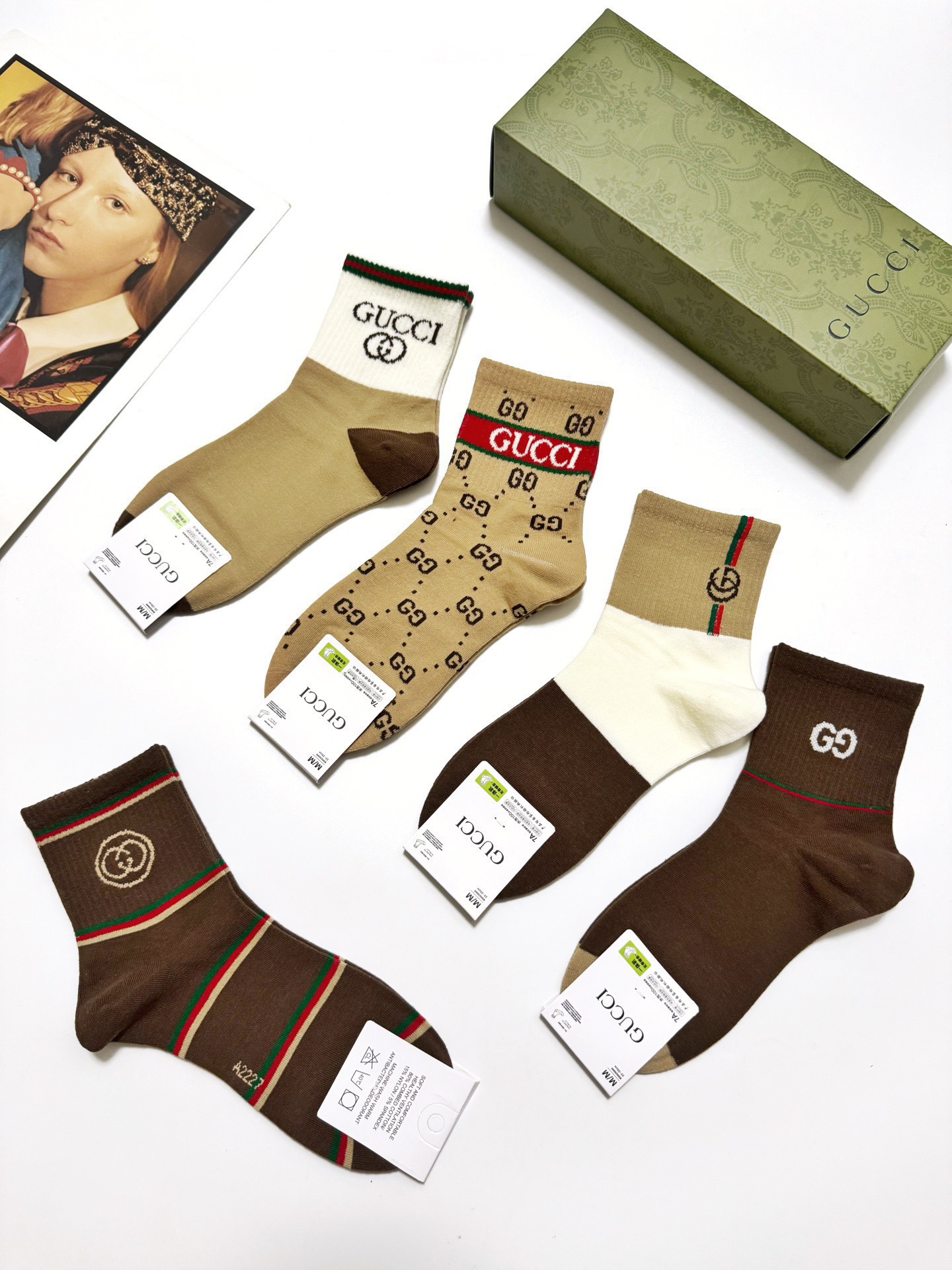 配包装🌟【一盒5双】 🌟Gucci 古琦 经典字母logo 纯棉中筒袜 ，ins超火爆短袜，纯棉面料，潮
