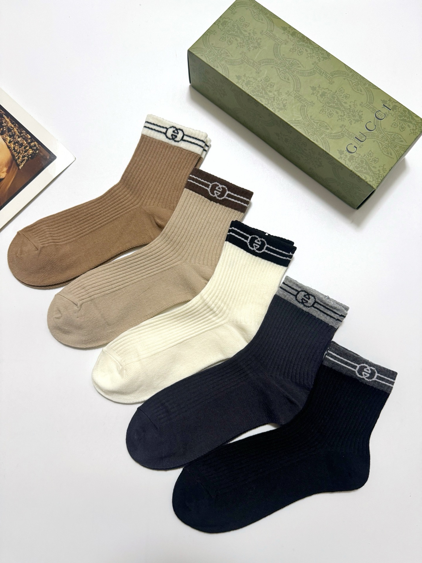 配包装🌟【一盒5 双】 🌟Gucci 古琦 经典字母logo 纯棉短筒袜 ，ins超火爆短袜，纯棉面料，