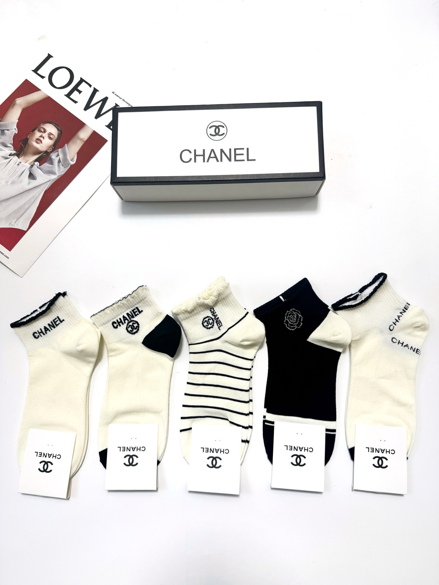 配包装🌟【一盒5 双】 🌟Chanel 香奈儿 经典字母logo 双C短袜 ，ins超火爆短袜，纯棉面料