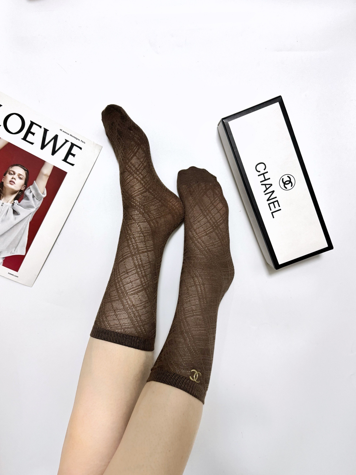 配包装🌟【一盒3双】 🌟Chanel 香奈儿 经典字母logo 速干中筒袜 ，ins超火爆薄款空调袜，潮