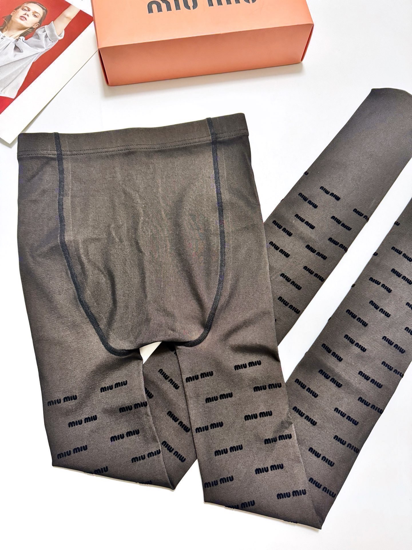 【加厚款 克重100g】 配包装🌟【一盒一双】🌟缪缪 miumiu ins爆款，秋冬加厚丝袜 ，水光黑丝