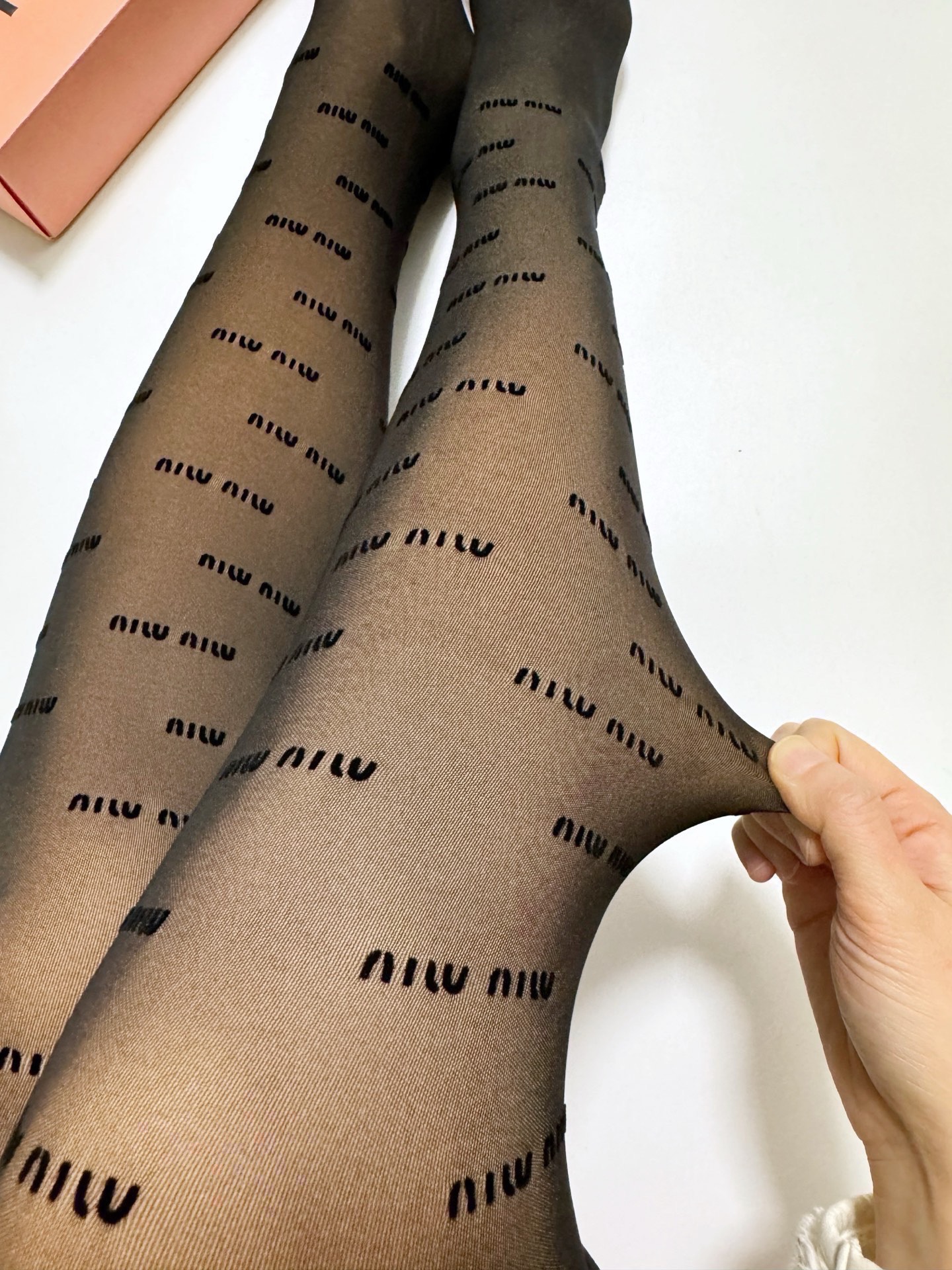 【加厚款 克重100g】 配包装🌟【一盒一双】🌟缪缪 miumiu ins爆款，秋冬加厚丝袜 ，水光黑丝