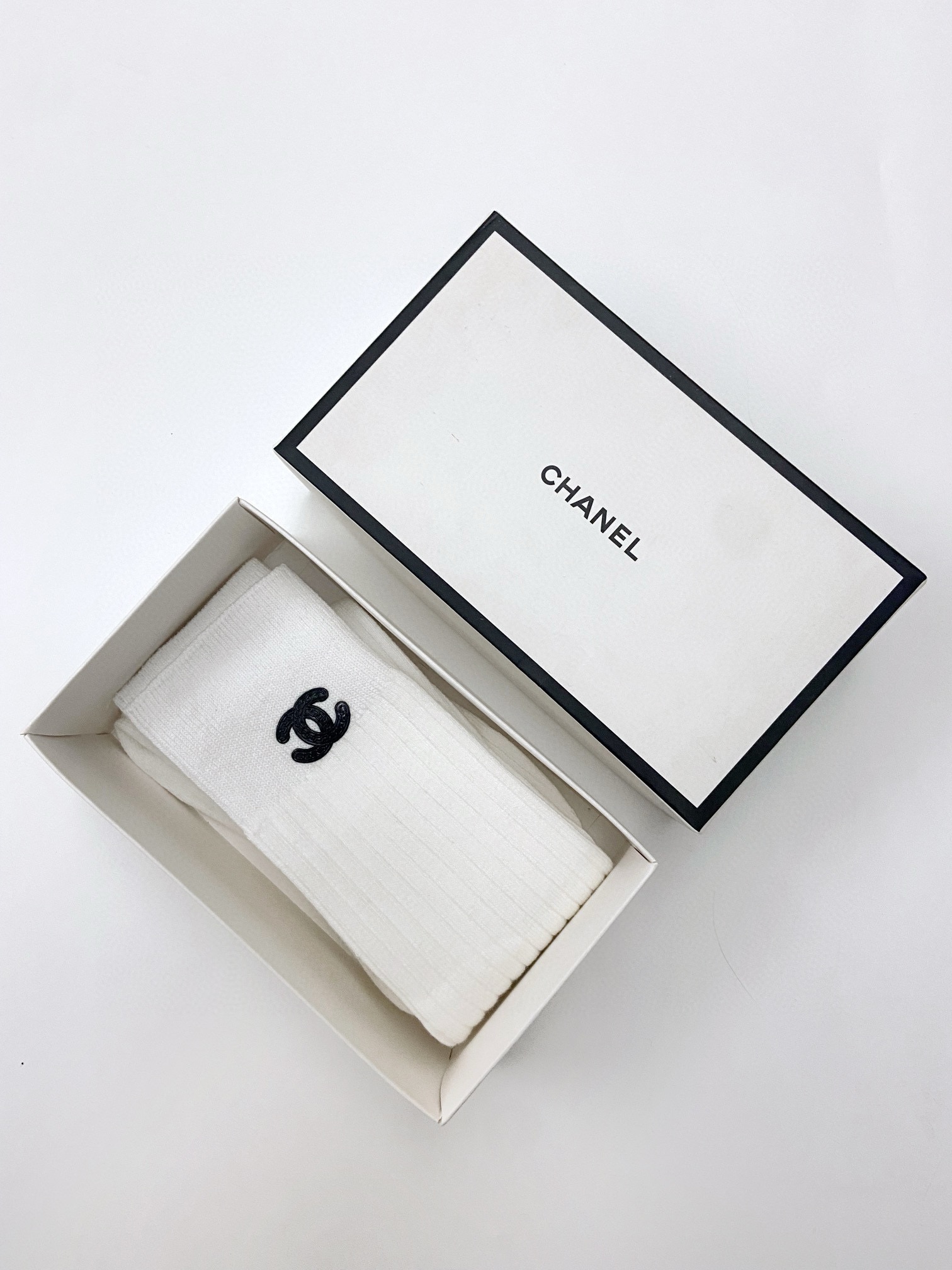 配包装🌟【一盒一双】🌟Chanel 香奈儿 经典双C 字母logo 纯棉长筒袜 小腿袜 🌟ins爆款！专