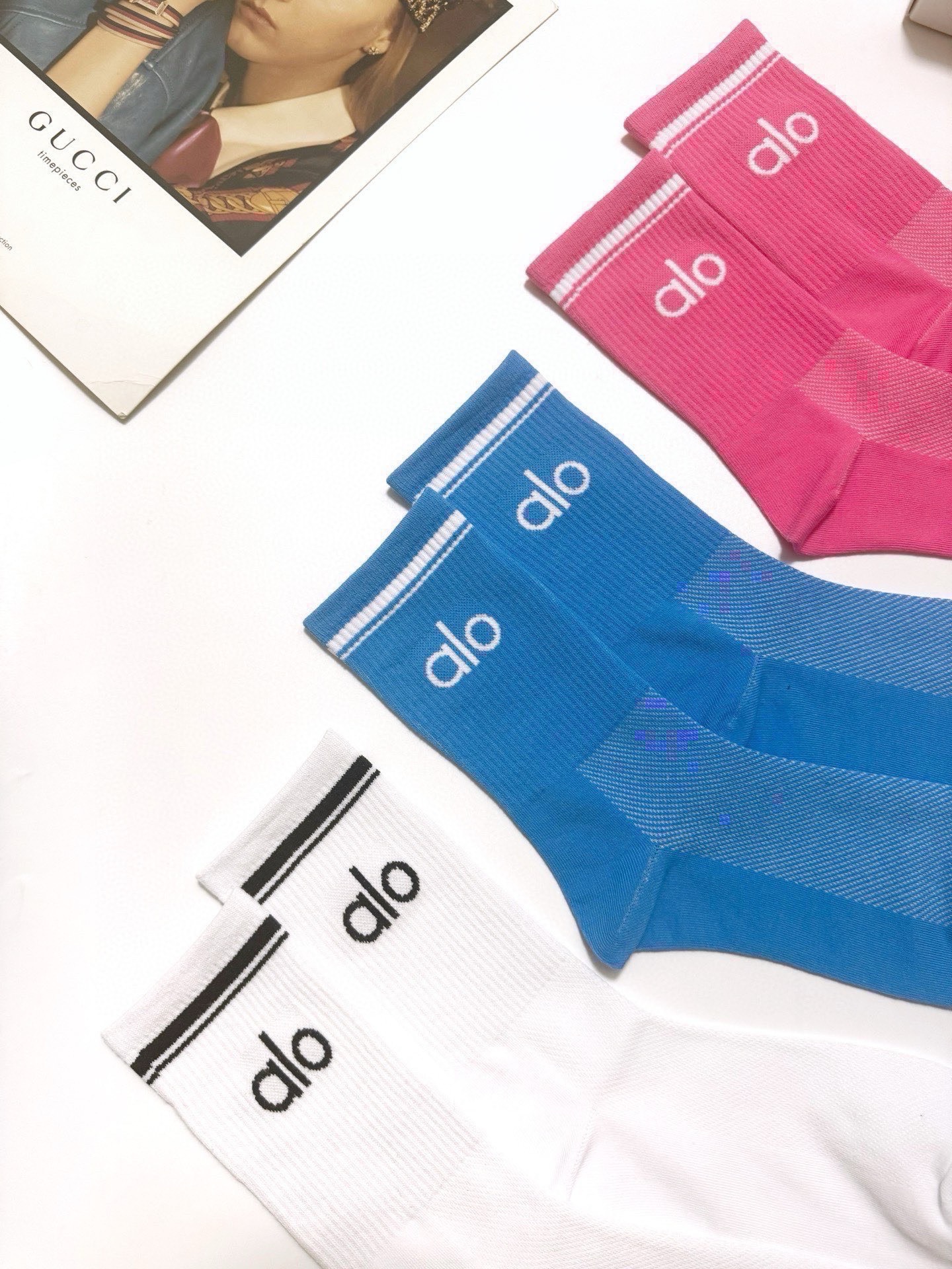 配包装🌟【一盒3双】 🌟 alo 经典字母logo 纯棉中筒袜 ，ins超火爆小腿短袜，纯棉面料，潮人必