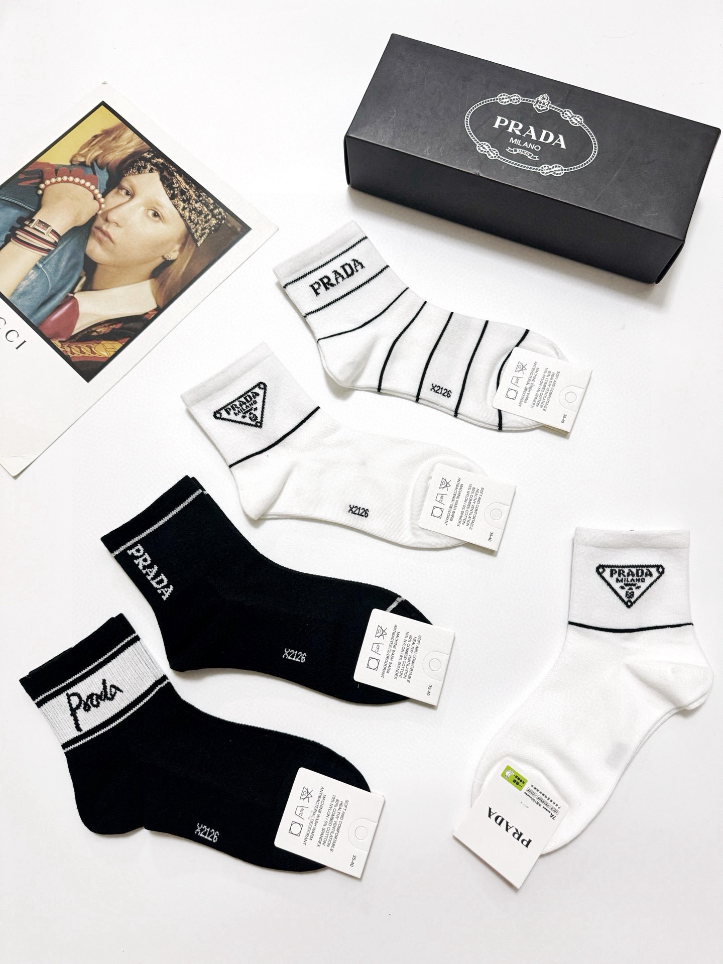 配包装🌟【一盒5 双】 🌟Prada 普拉达 经典字母logo 纯棉短筒袜 ，ins超火爆短袜，纯棉面料