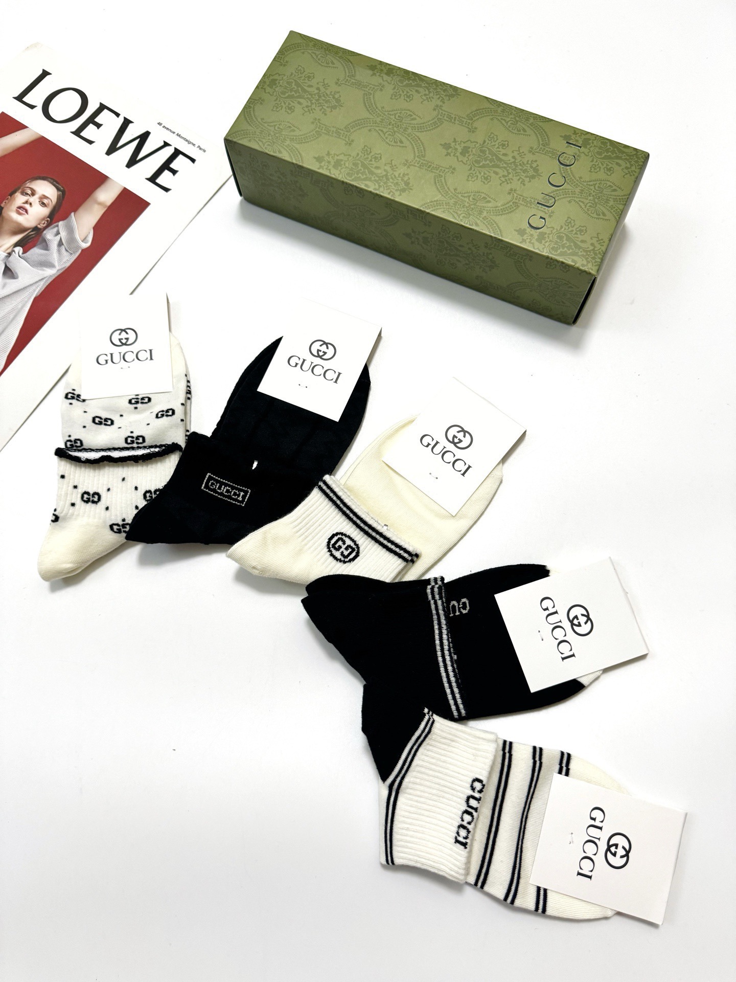 配包装🌟【一盒5 双】 🌟Gucci 古奇 经典字母logo纯棉短袜 男女同款，ins超火爆红人同款，精