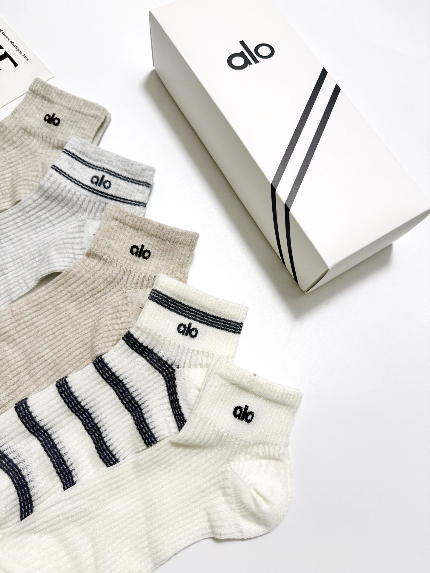 配包装🌟【一盒5 双】 🌟alo 经典字母logo纯棉短袜 男女同款，ins超火爆红人同款，精美 面料，