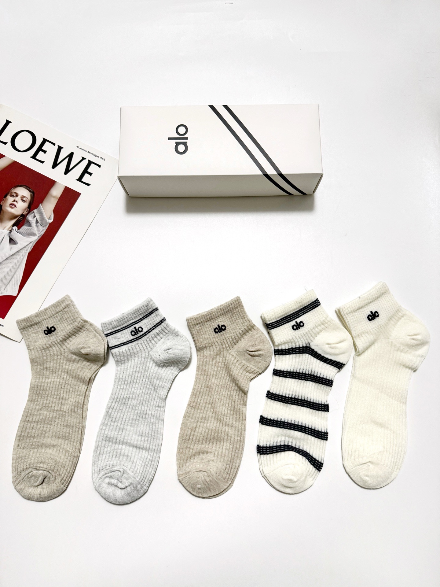 配包装🌟【一盒5 双】 🌟alo 经典字母logo纯棉短袜 男女同款，ins超火爆红人同款，精美 面料，