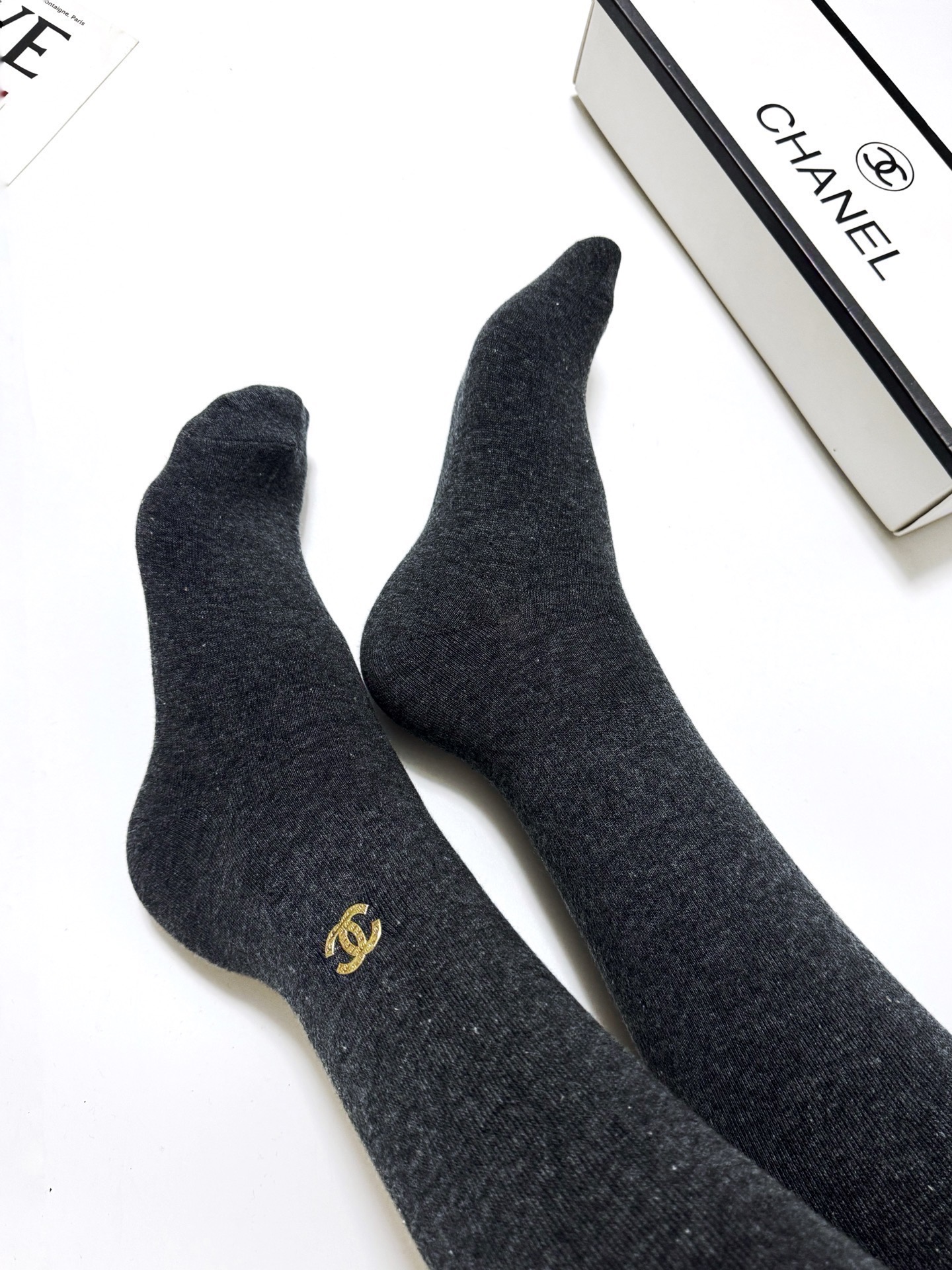 配包装🌟【一盒一双】🌟Chanel 香奈儿 经典双C字母logo纯棉长筒袜 小腿袜🌟ins爆款！专柜在售