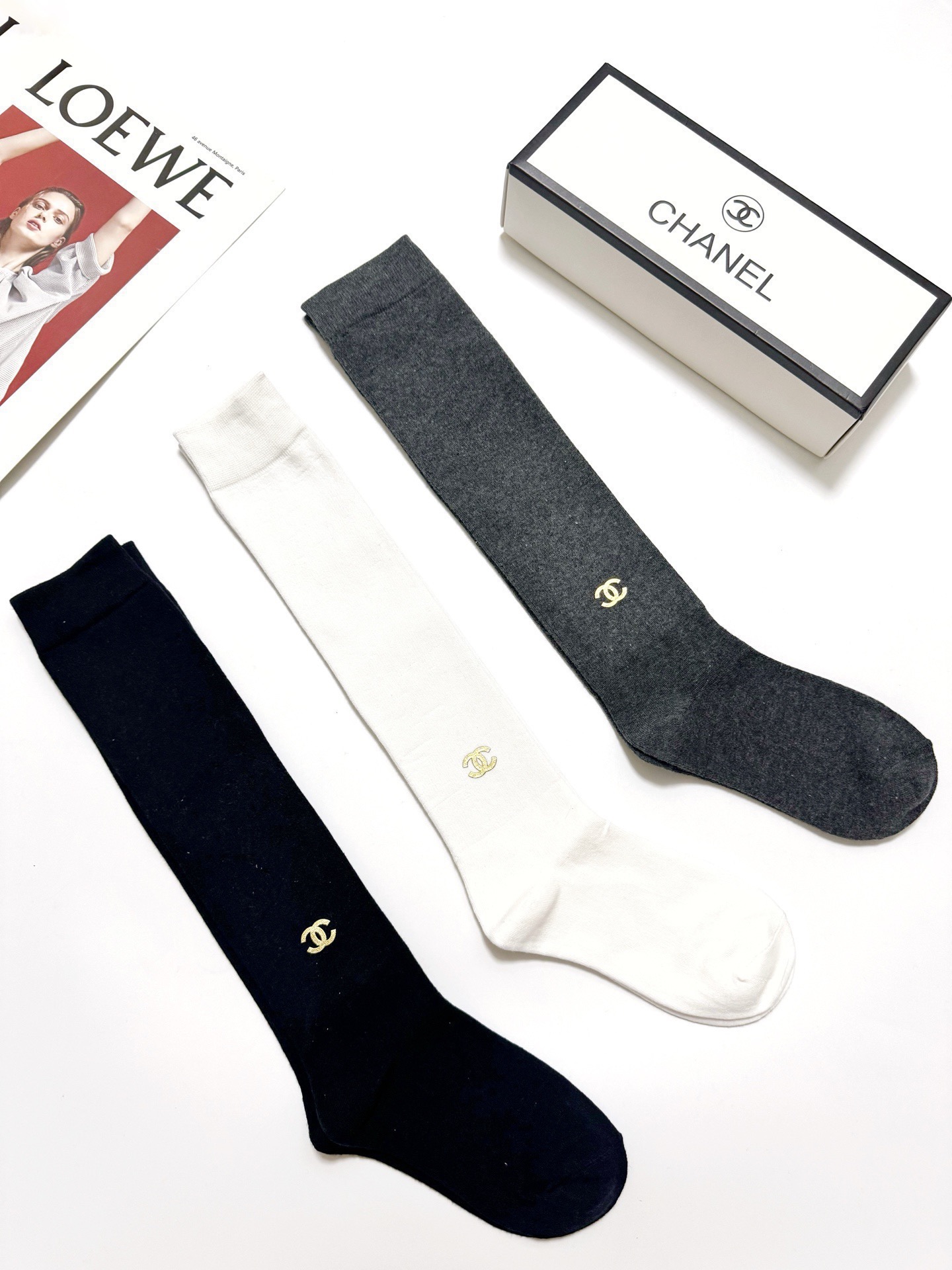 配包装🌟【一盒一双】🌟Chanel 香奈儿 经典双C字母logo纯棉长筒袜 小腿袜🌟ins爆款！专柜在售