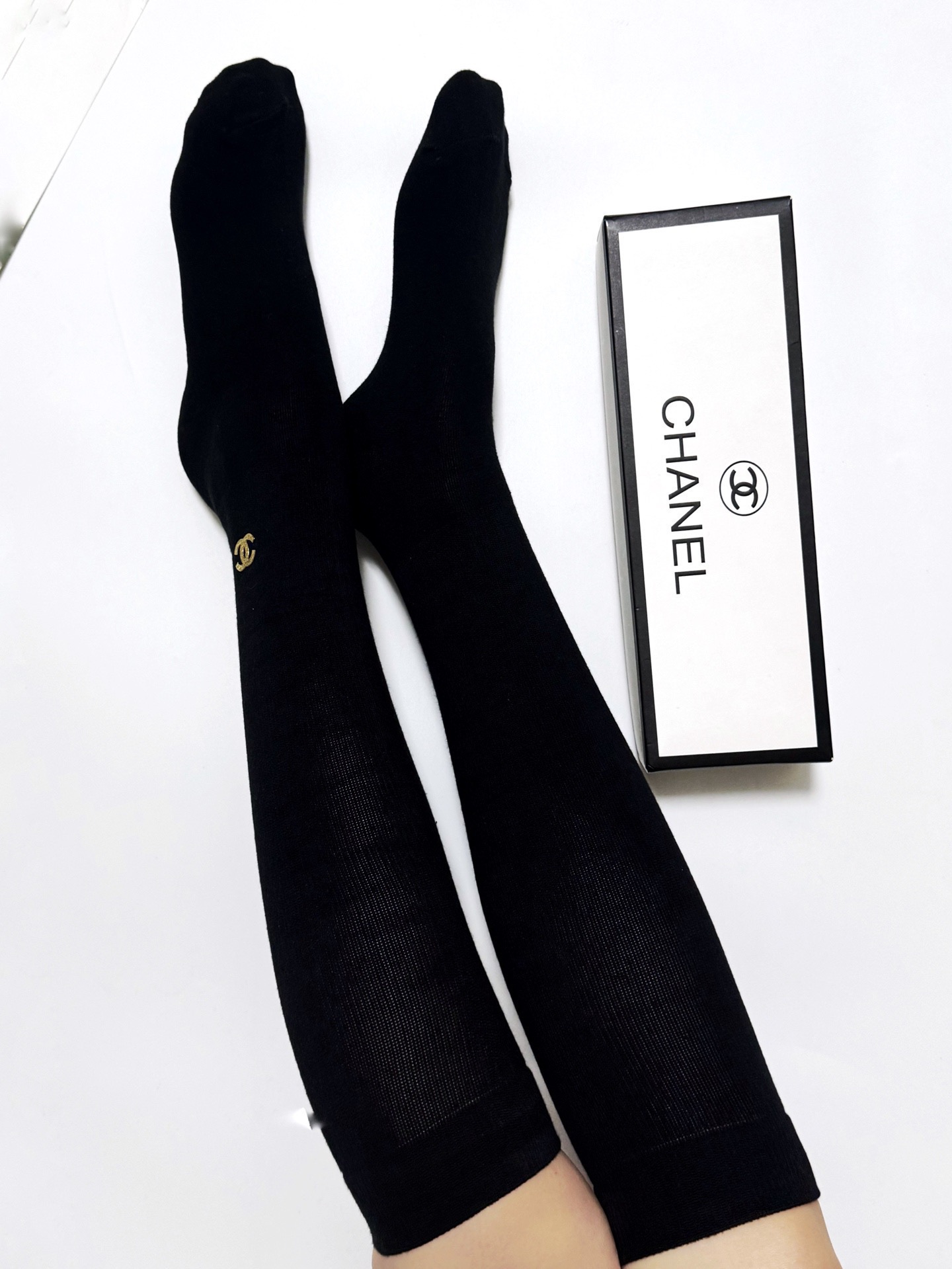 配包装🌟【一盒一双】🌟Chanel 香奈儿 经典双C字母logo纯棉长筒袜 小腿袜🌟ins爆款！专柜在售