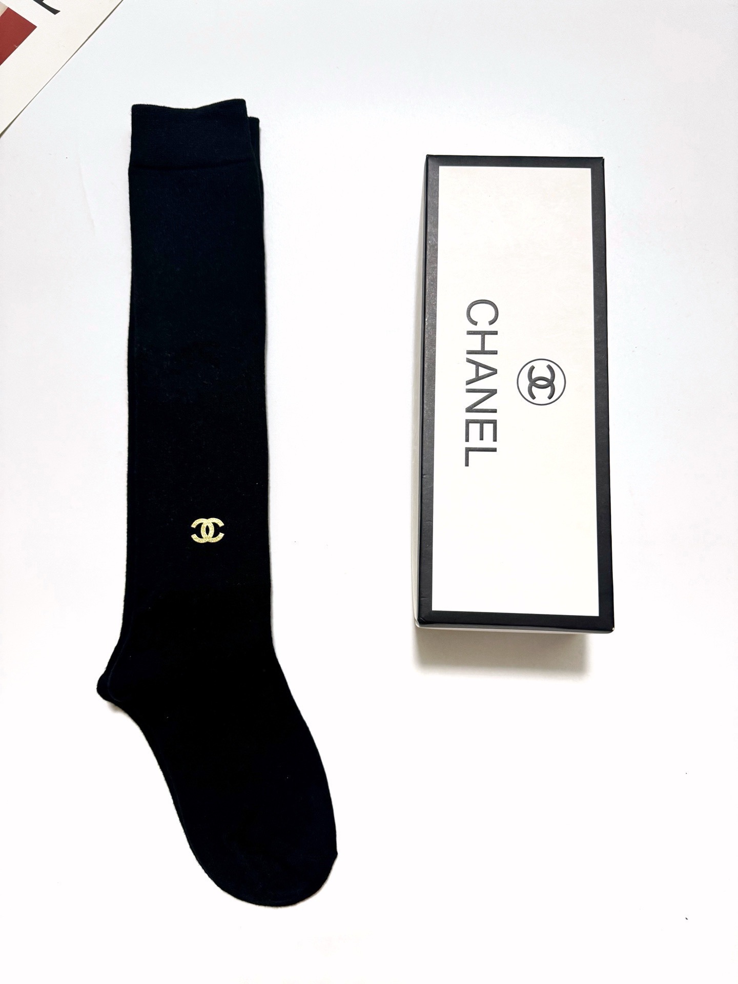 配包装🌟【一盒一双】🌟Chanel 香奈儿 经典双C字母logo纯棉长筒袜 小腿袜🌟ins爆款！专柜在售