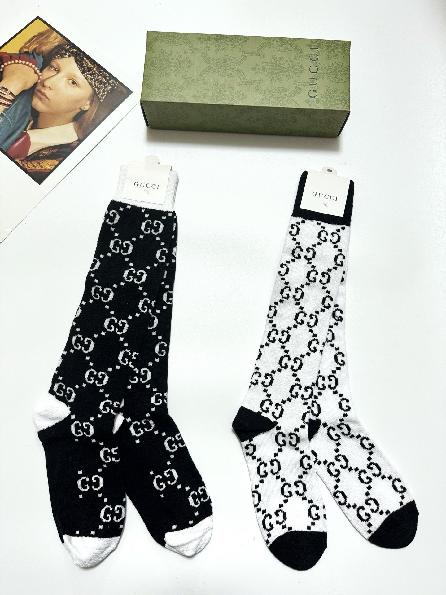 配包装🌟【一盒2 双】🌟Gucci 古奇 爆款双G字母 长筒袜 小腿袜🔥专柜同步发售ing ，巨多明星红