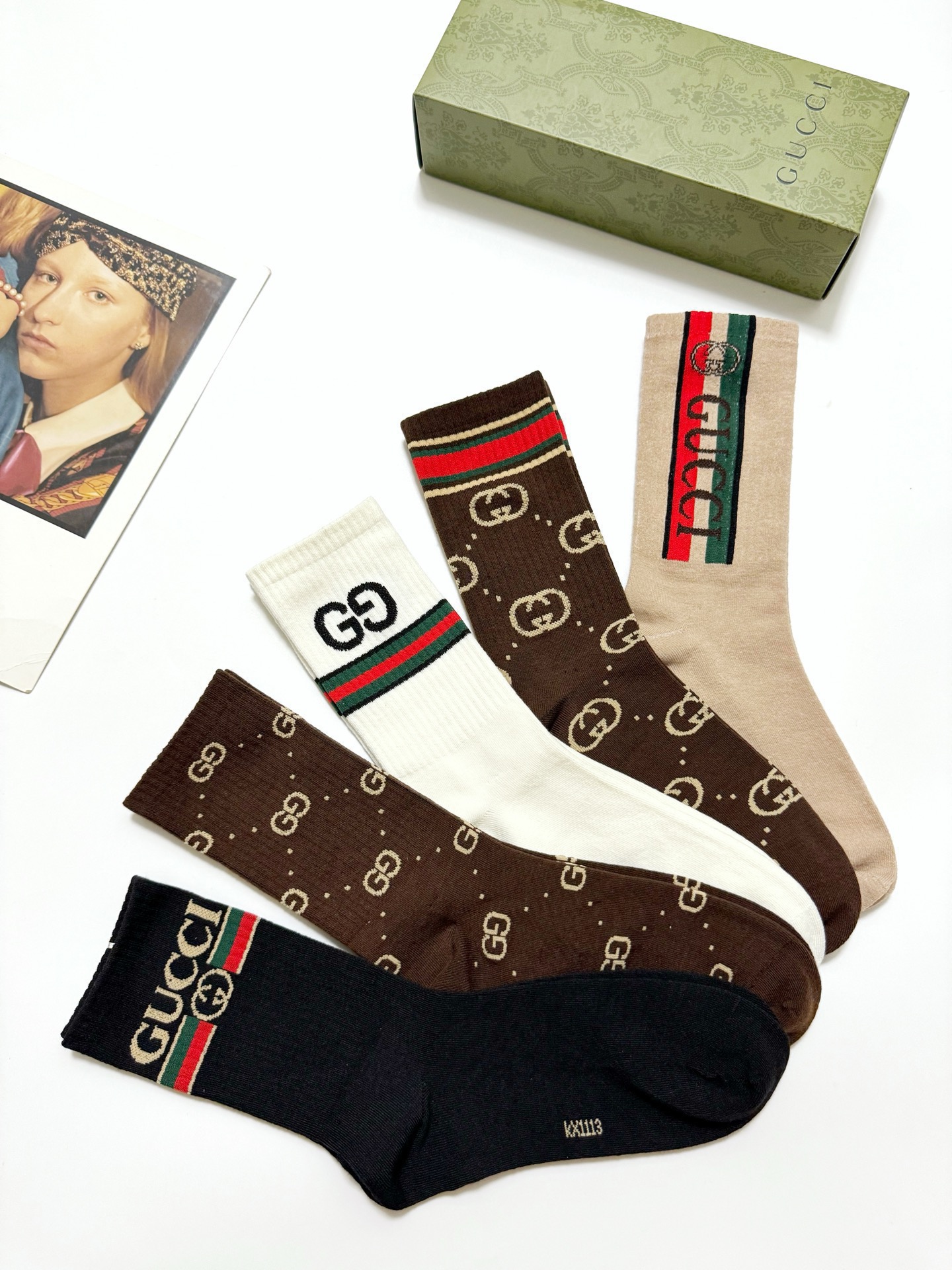 配包装🌟【一盒5 双】 🌟Gucci 古琦 经典字母logo 纯棉中筒袜 ，ins超火爆配色 ，纯棉面料