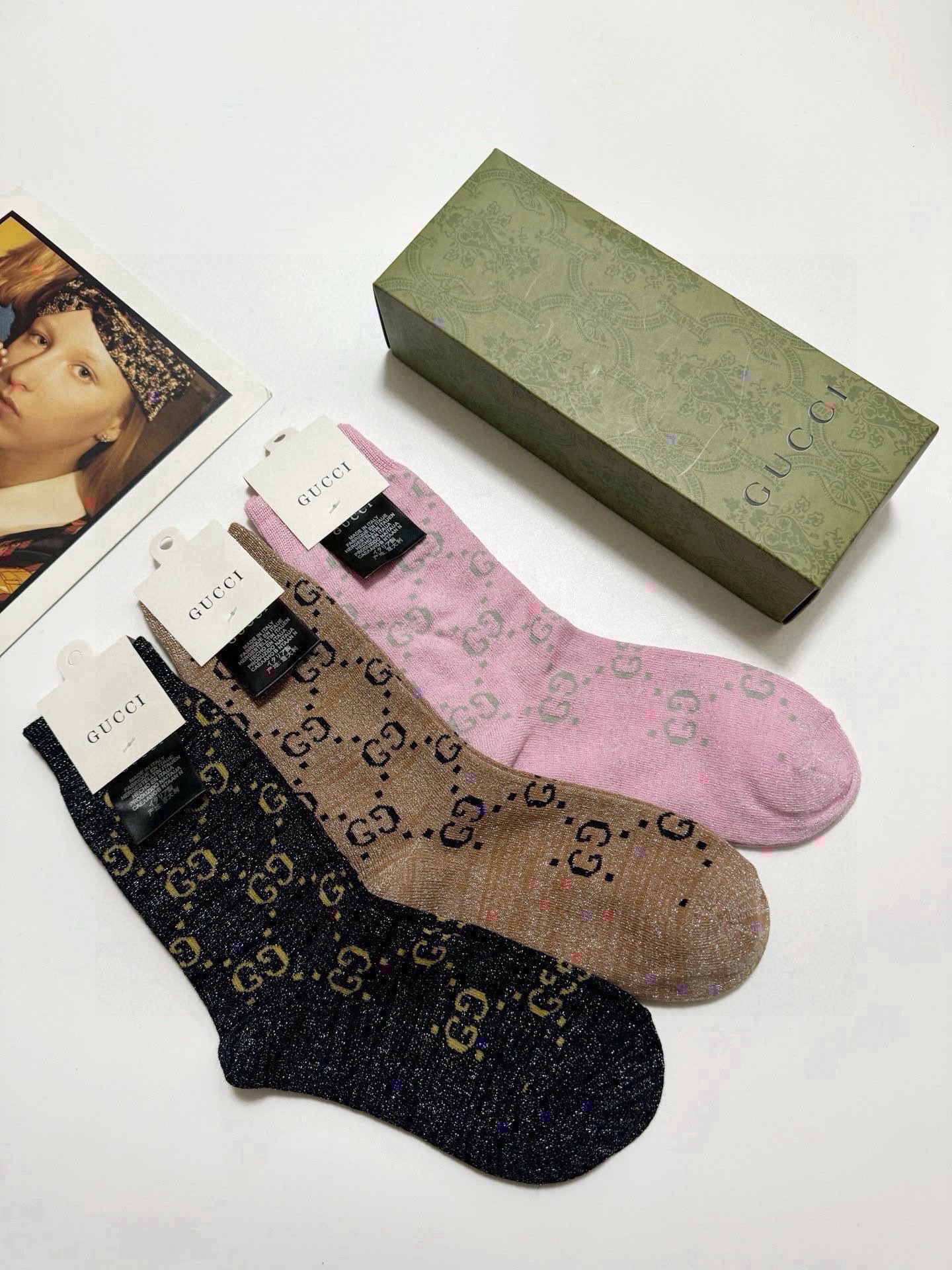 配包装🌟【一盒3双】🌟Gucci 古奇 爆款金银丝中筒袜 🔥双针 混纺金银丝材质，超完美结合，款式经典，