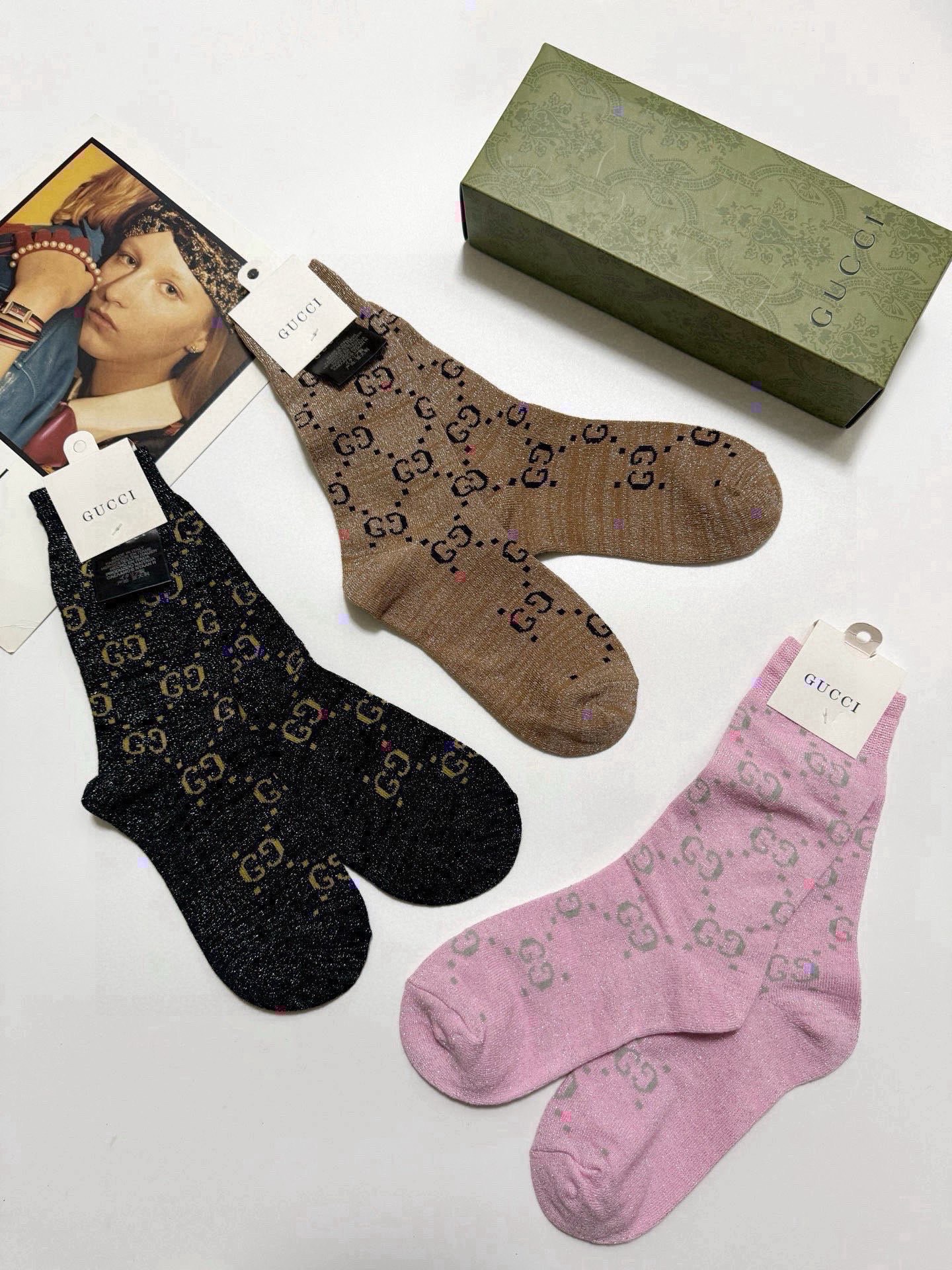 配包装🌟【一盒3双】🌟Gucci 古奇 爆款金银丝中筒袜 🔥双针 混纺金银丝材质，超完美结合，款式经典，