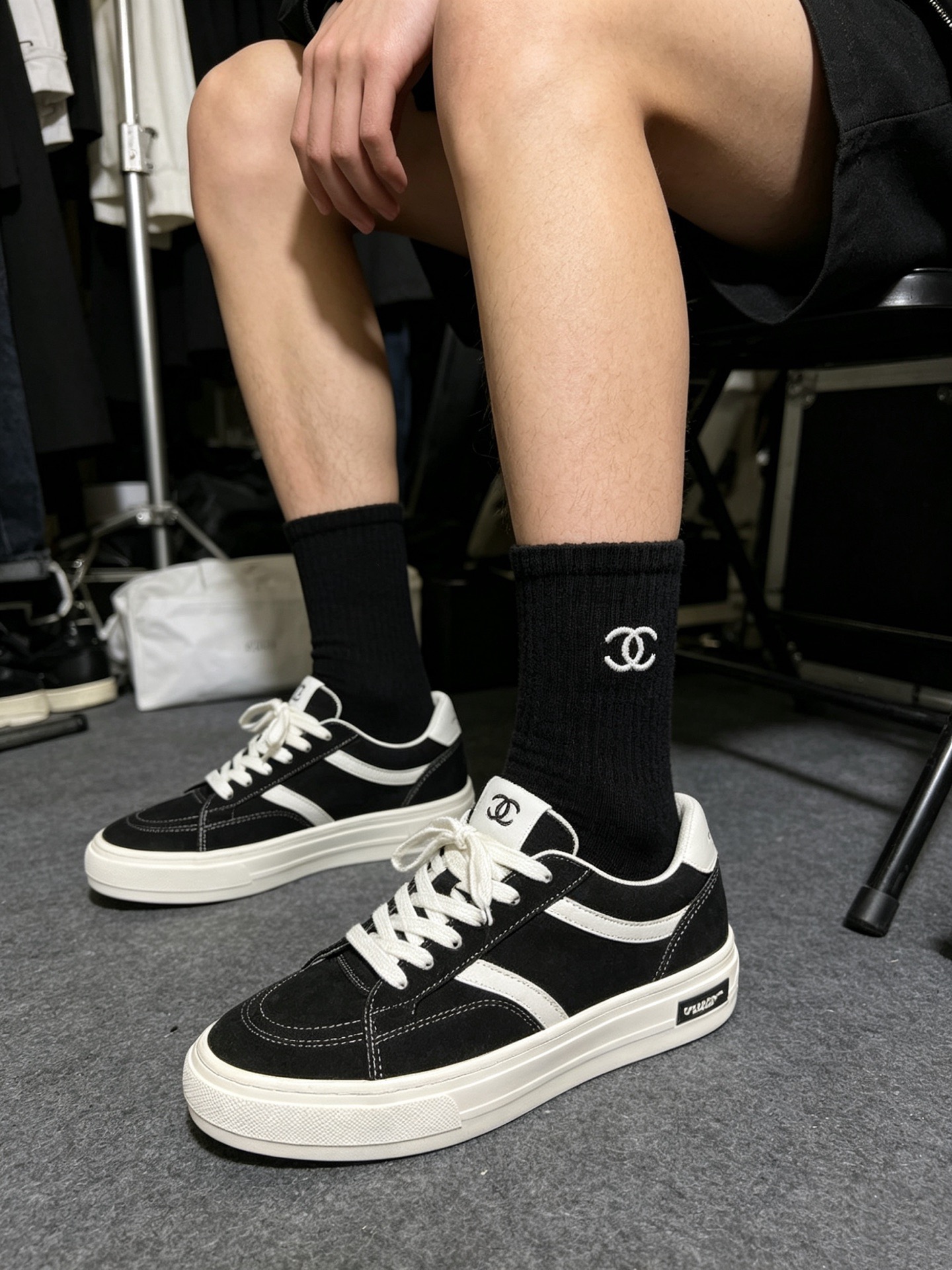 （爆款回货） 配包装🌟【一盒5 双】 🌟Chanel 香奈儿 经典刺绣字母logo 纯棉中筒袜 ，ins