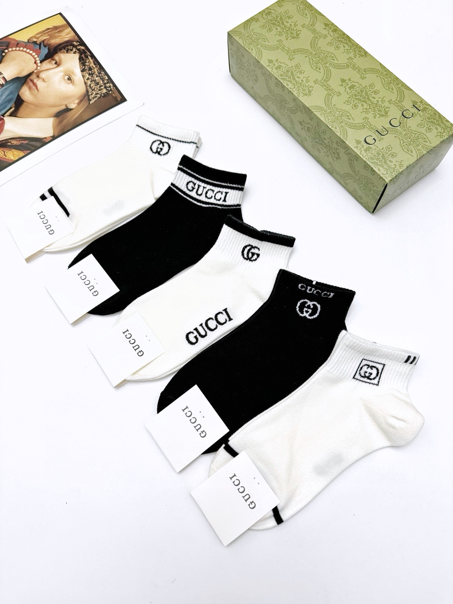 配包装🌟【一盒5 双】 🌟Gucci 古琦 经典字母logo 双G 短袜 ，ins超火爆短袜，纯棉面料，