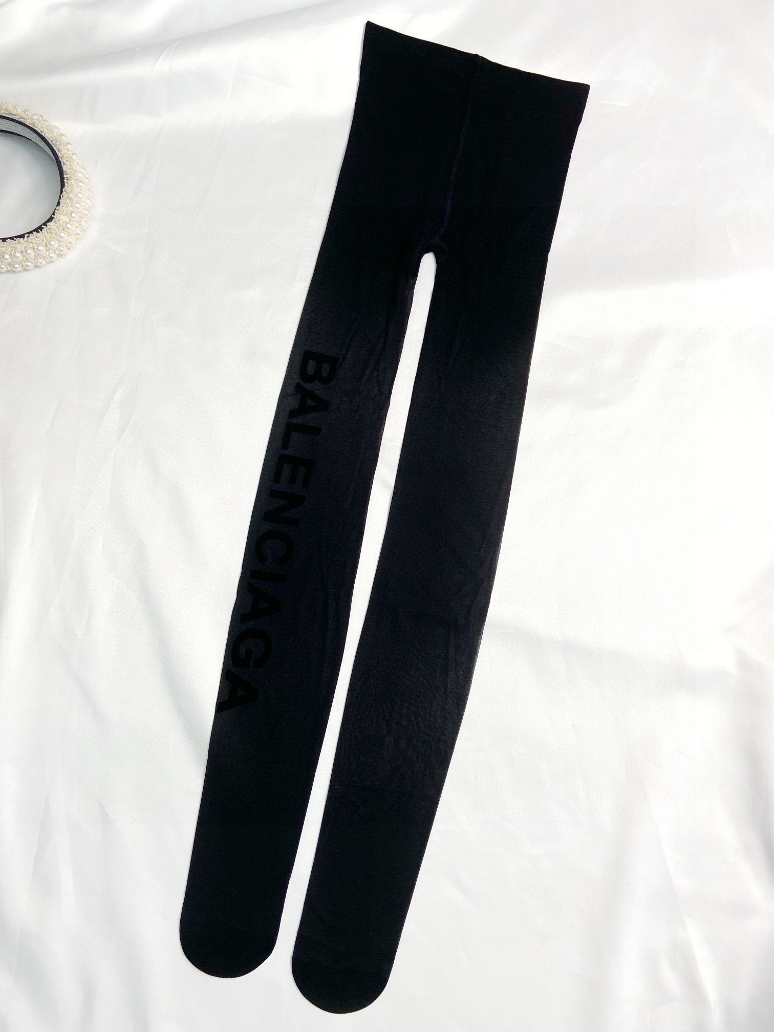 。配包装【一盒一双】🌟Balenciaga巴黎世家植绒字母丝袜 🌟好看到爆炸 ，欧美大牌丝袜🔥一比一高版