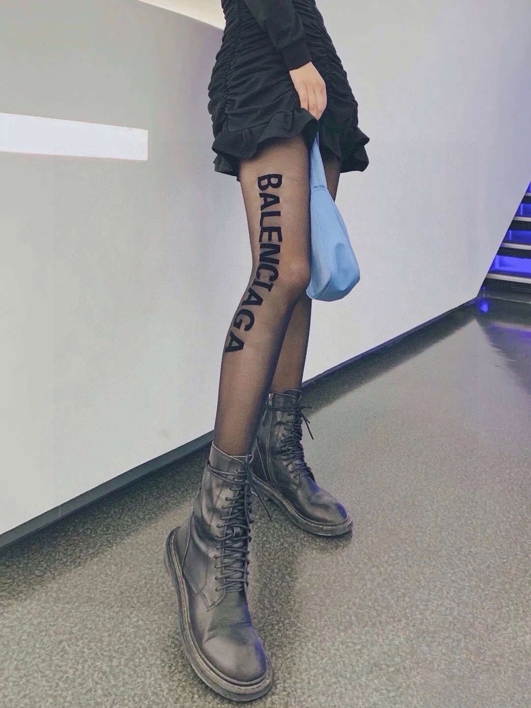 。配包装【一盒一双】🌟Balenciaga巴黎世家植绒字母丝袜 🌟好看到爆炸 ，欧美大牌丝袜🔥一比一高版