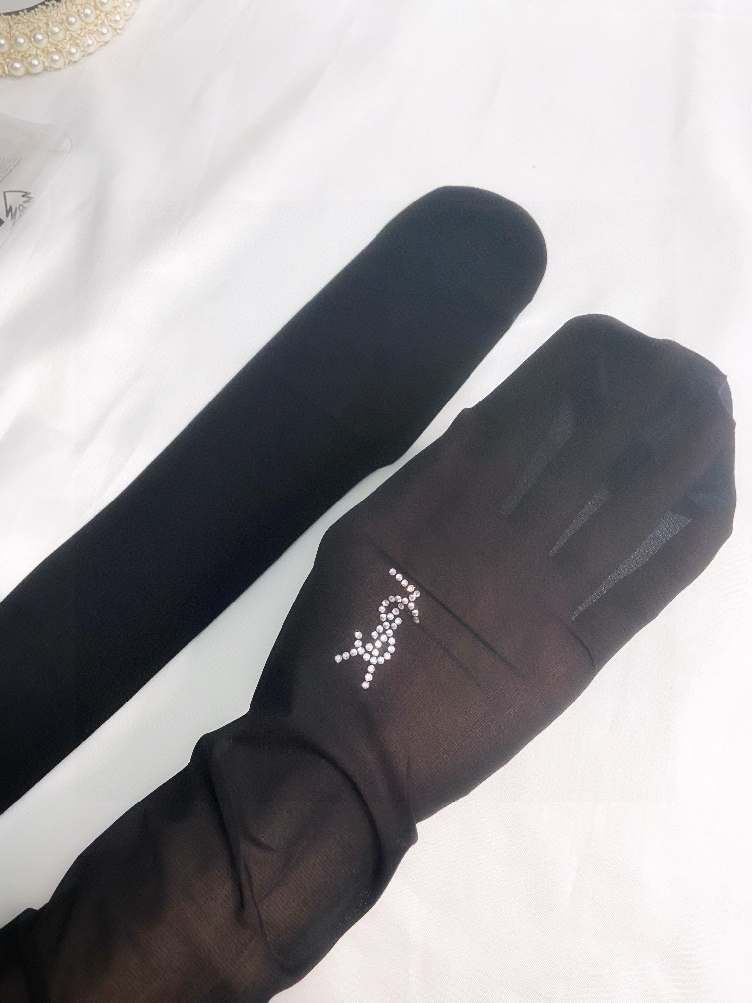 配包装【一盒一双】🌟Saint Laurent#圣罗兰经典植绒YSL字母丝袜 🌟Rose同款🌟超多明星带