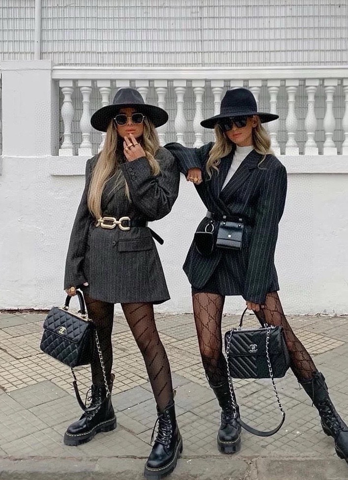 。配包装【一盒一双】🌟Balenciaga 巴黎世家经典植绒字母丝袜 🌟好看到爆炸 ，欧美大牌丝袜🔥一比