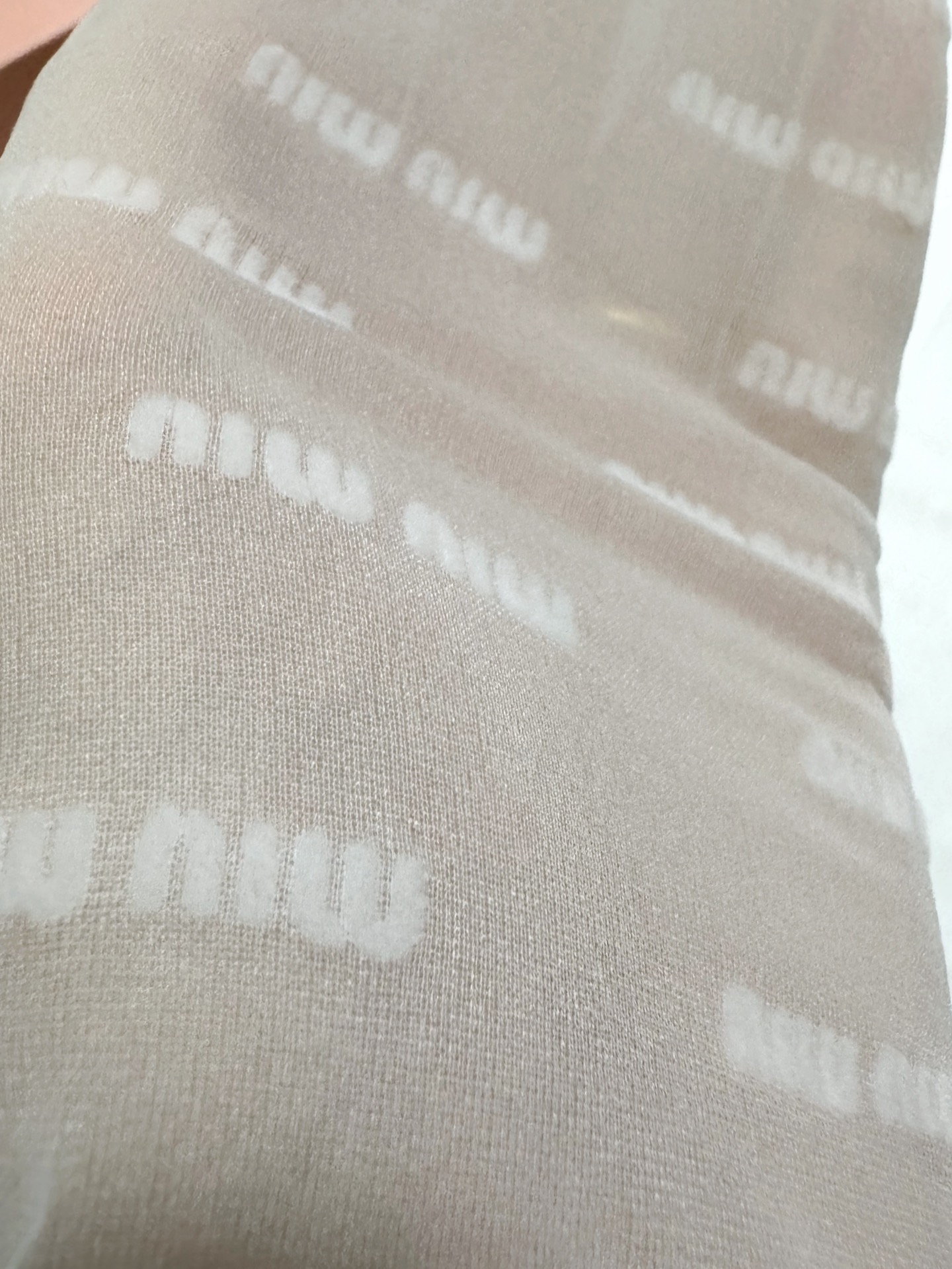 配包装【一盒一双】🌟缪缪 miumiu 经典植绒字母丝袜 🌟好看到爆炸 ，欧美大牌丝袜🔥一比一高版本制作