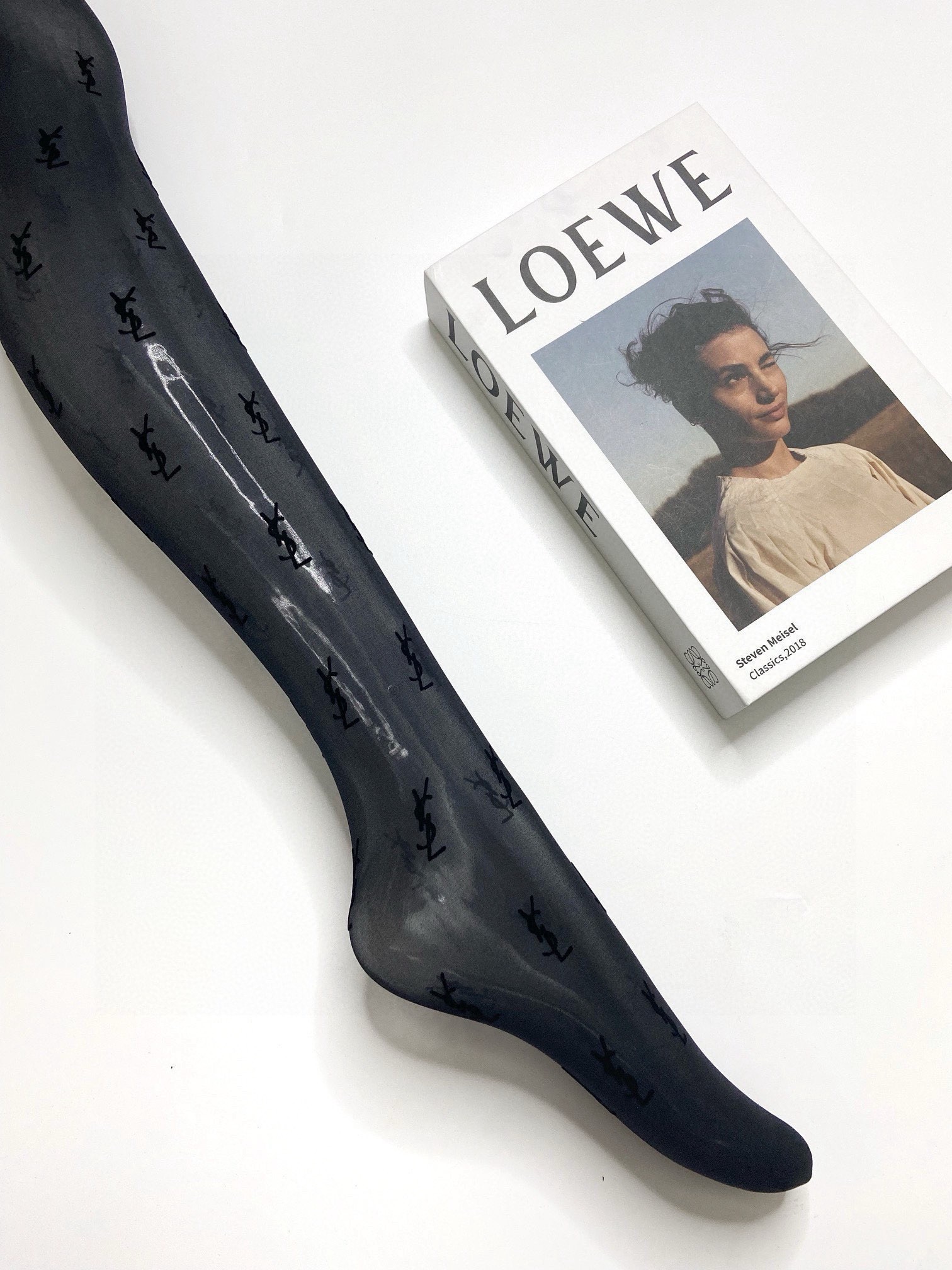 配包装【一盒一双】🌟Saint Laurent#圣罗兰经典植绒YSL字母丝袜 🌟众多明星同款🌟超多明星带