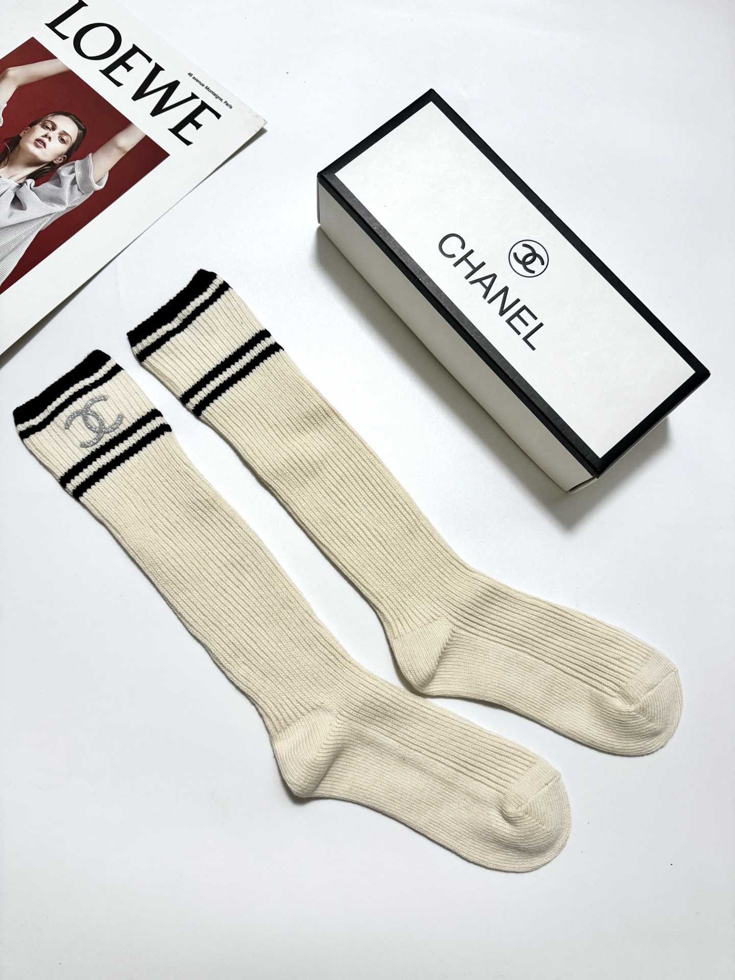 配包装🌟【一盒一双】🌟Chanel 香奈儿 经典双C字母logo纯棉长筒袜 小腿袜🌟ins爆款！专柜在售