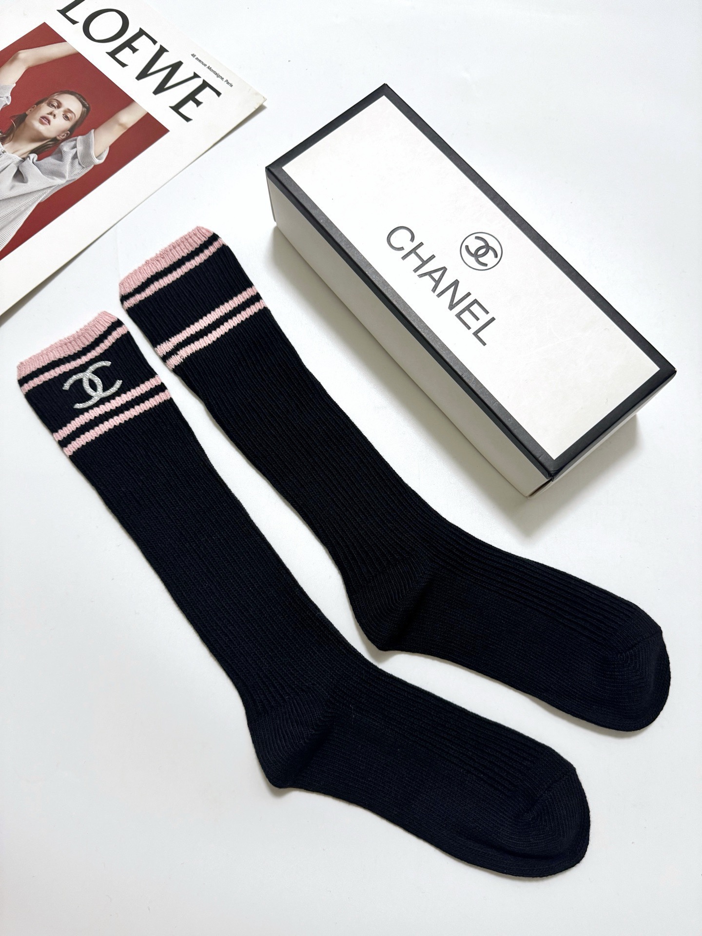 配包装🌟【一盒一双】🌟Chanel 香奈儿 经典双C字母logo纯棉长筒袜 小腿袜🌟ins爆款！专柜在售