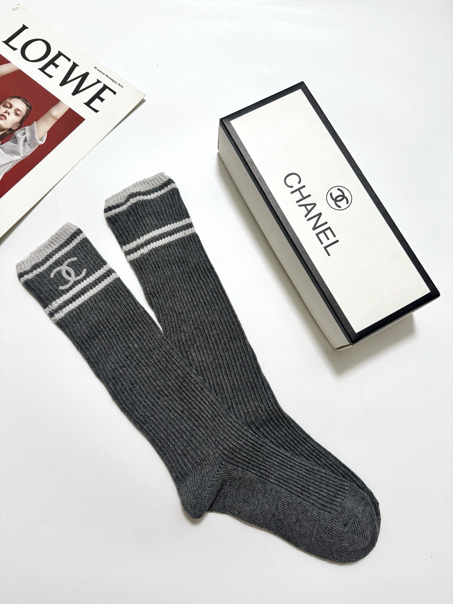 配包装🌟【一盒一双】🌟Chanel 香奈儿 经典双C字母logo纯棉长筒袜 小腿袜🌟ins爆款！专柜在售