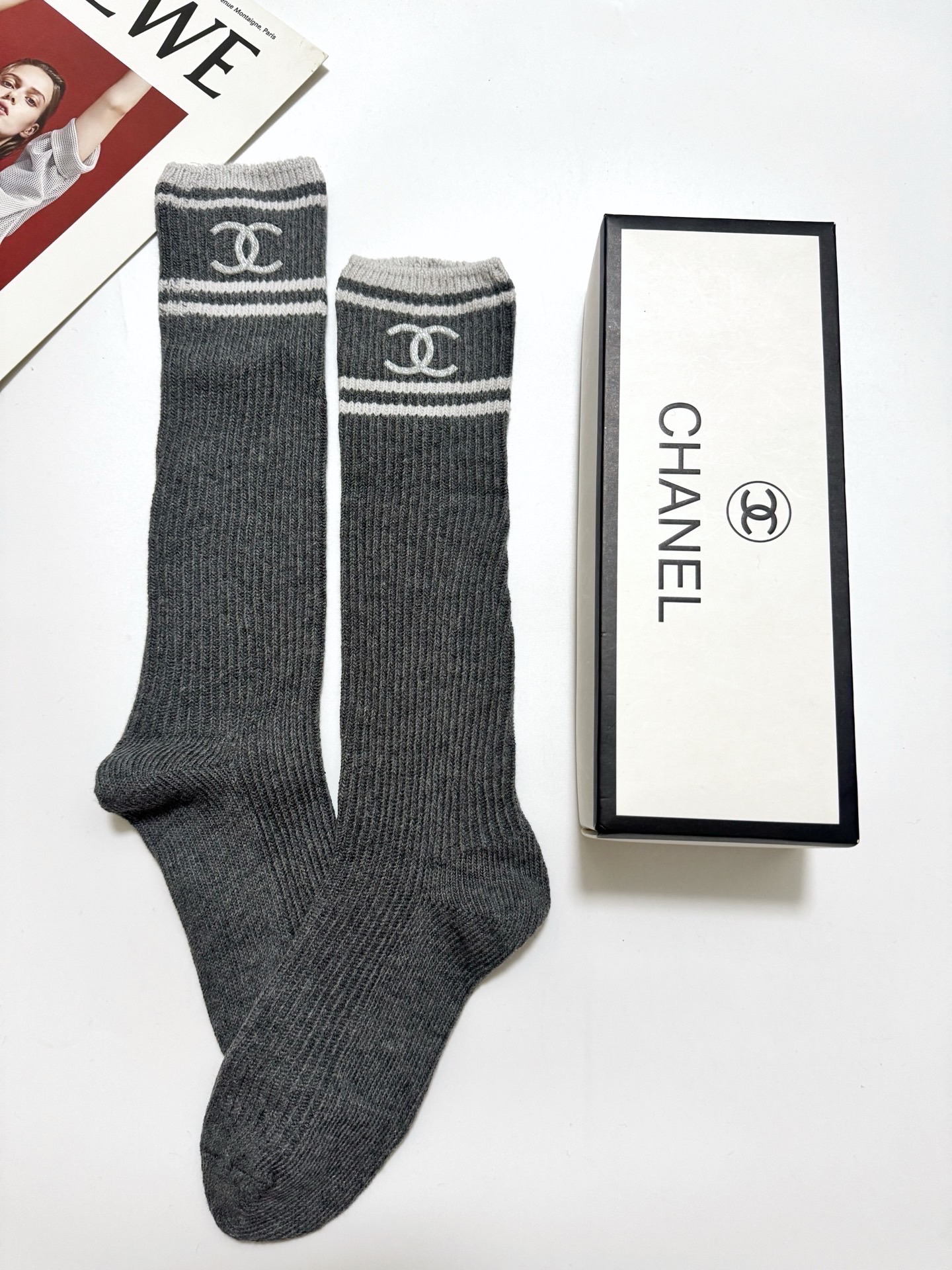 配包装🌟【一盒一双】🌟Chanel 香奈儿 经典双C字母logo纯棉长筒袜 小腿袜🌟ins爆款！专柜在售