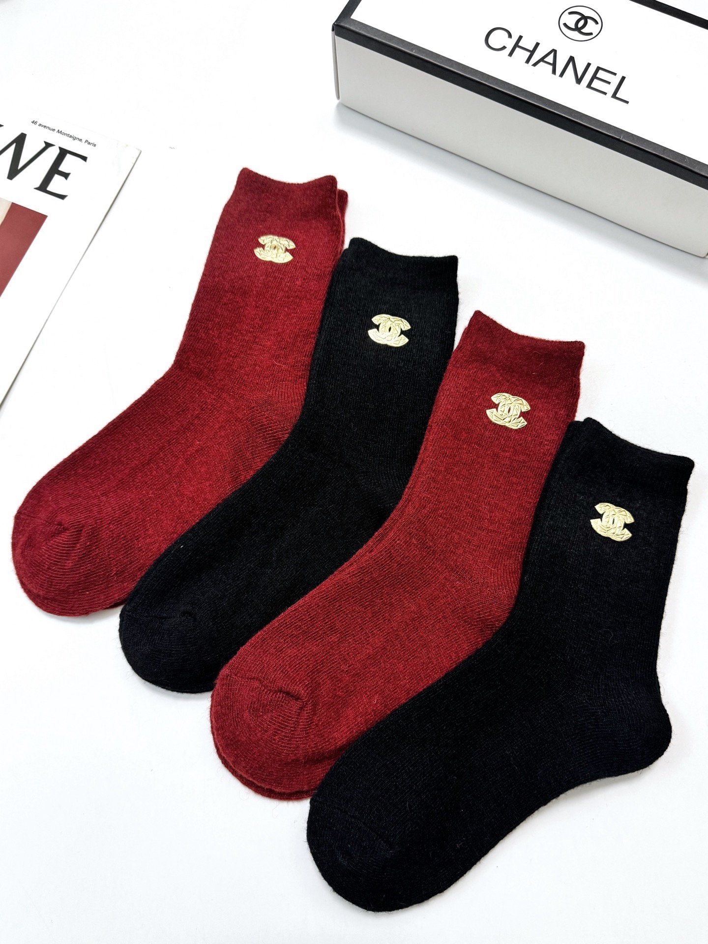 配包装🌟【一盒4 双】🌟Chanel 香奈儿 经典字母 logo羊毛 中筒袜 ！超级软糯亲肤！🌟ins爆