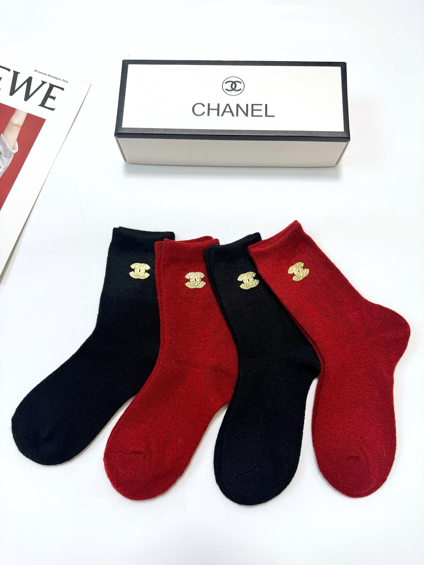 配包装🌟【一盒4 双】🌟Chanel 香奈儿 经典字母 logo羊毛 中筒袜 ！超级软糯亲肤！🌟ins爆