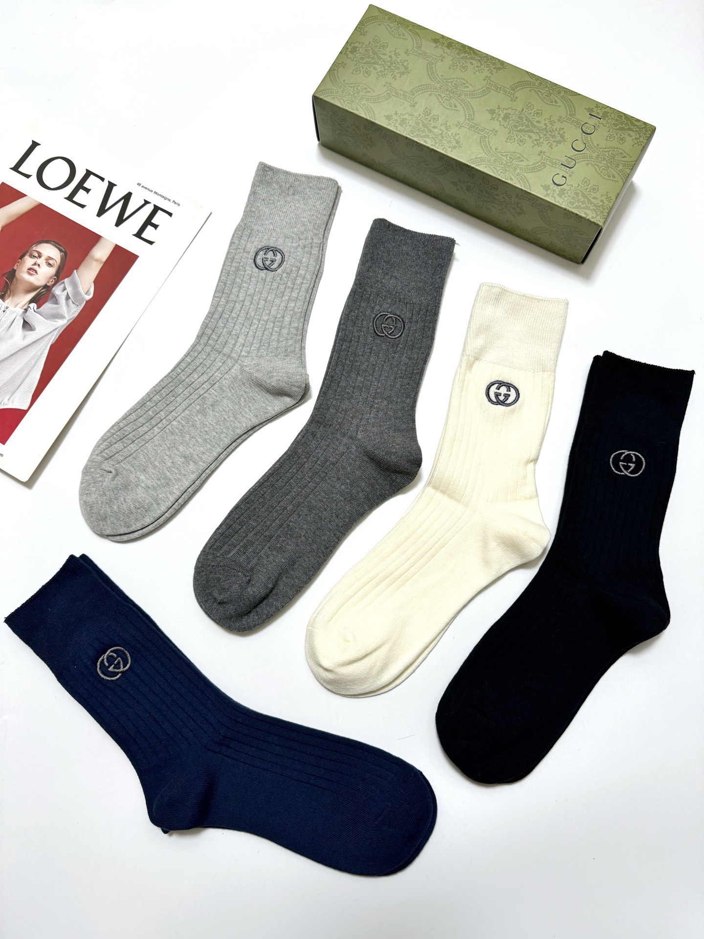 配包装🌟【一盒5 双】 🌟Gucci 古琦 经典刺绣字母logo 纯棉 混纺中筒袜 ，软糯亲肤，ins超