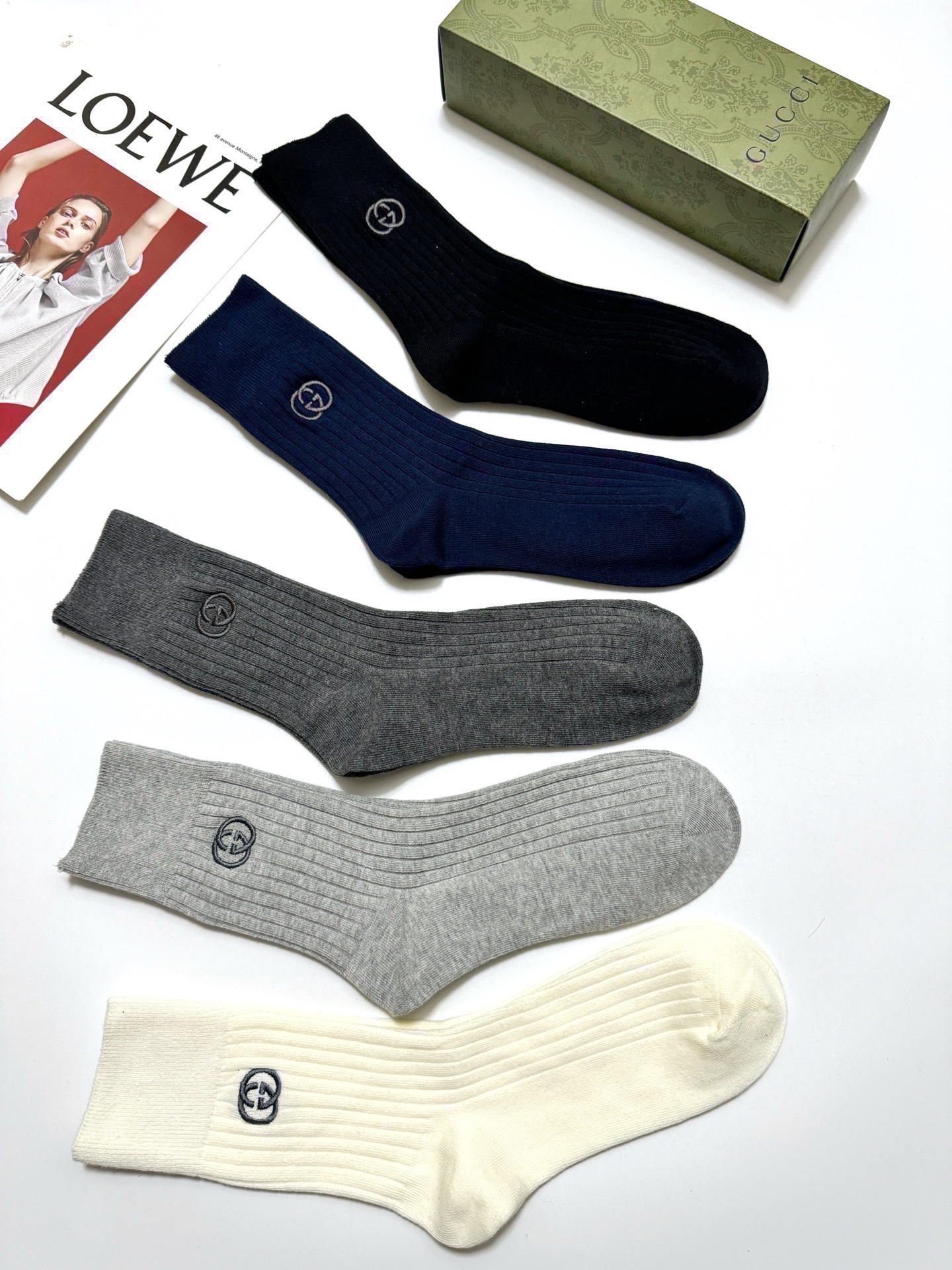 配包装🌟【一盒5 双】 🌟Gucci 古琦 经典刺绣字母logo 纯棉 混纺中筒袜 ，软糯亲肤，ins超