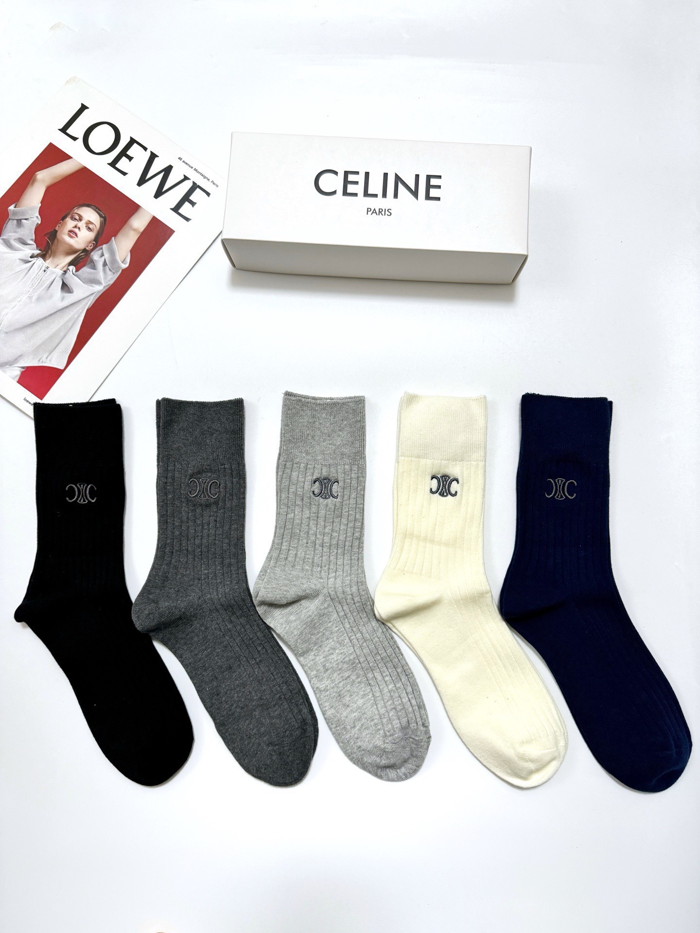 配包装🌟【一盒5 双】 🌟Celine 赛琳 经典刺绣字母logo 纯棉 混纺中筒袜 ，软糯亲肤，ins