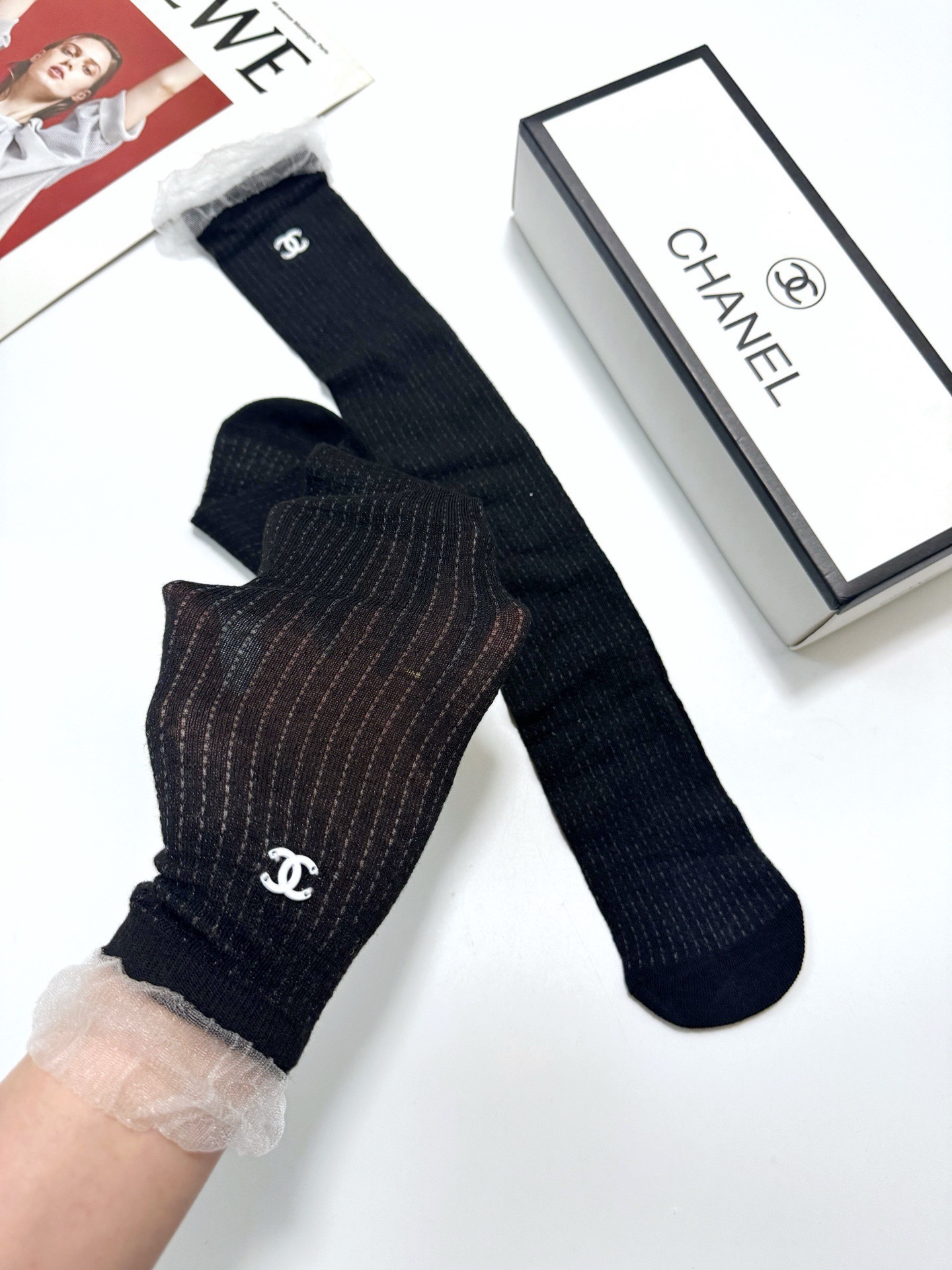 配包装🌟【一盒一双】🌟Chanel 香奈儿 经典字母logo镂空 长筒袜 小腿袜🌟重工装饰个性时尚🌟in