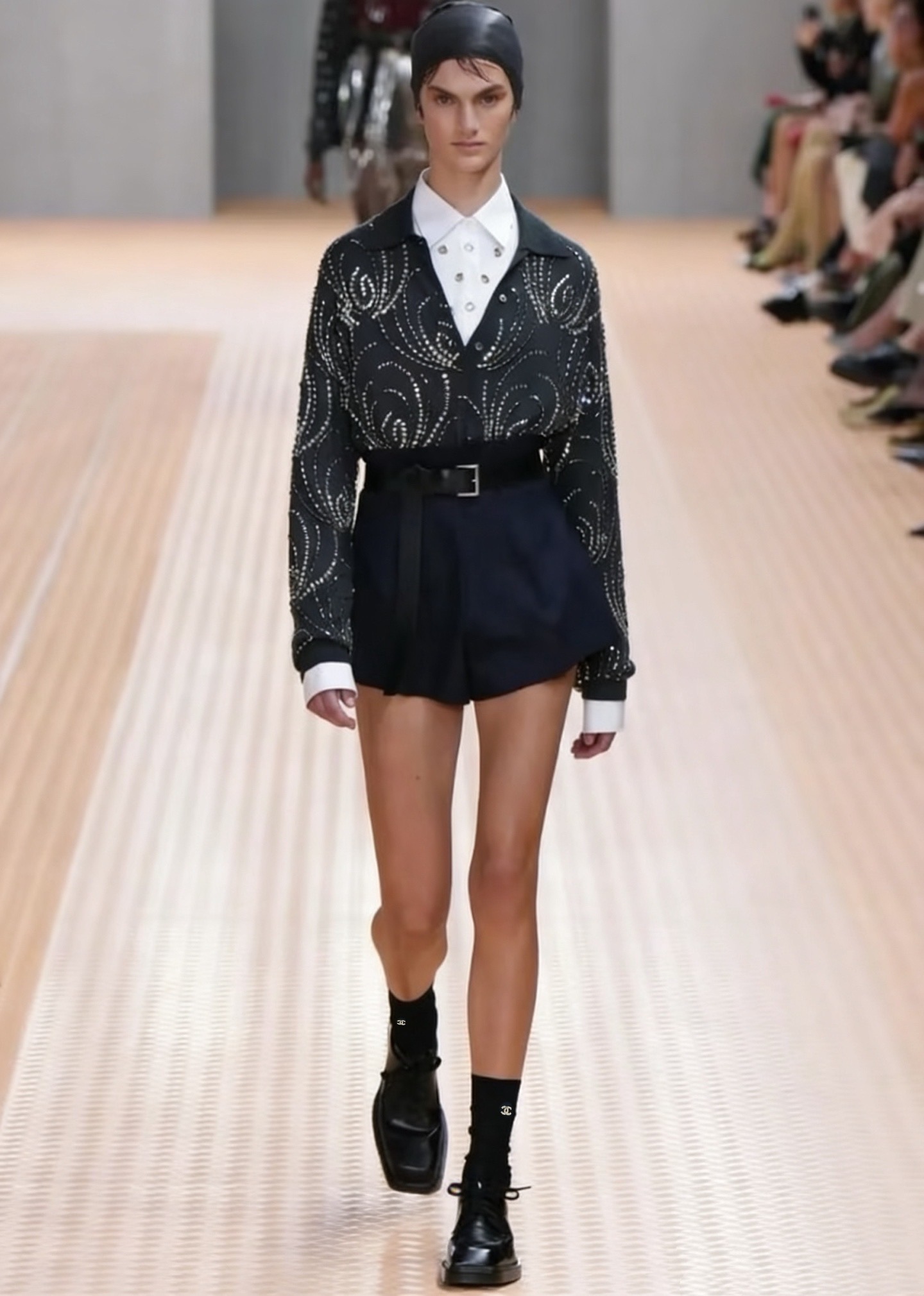 配包装🌟【一盒3 双】🌟Chanel 香奈儿 经典字母logo 纯棉中筒袜 小腿袜 🌟ins爆款！专柜在