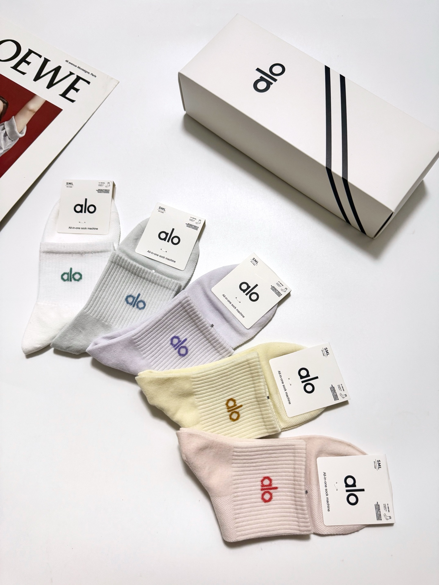 配包装🌟【一盒5 双】 🌟alo经典字母logo 纯棉 混纺网面 中筒袜 ，软糯亲肤，ins超火爆配色 