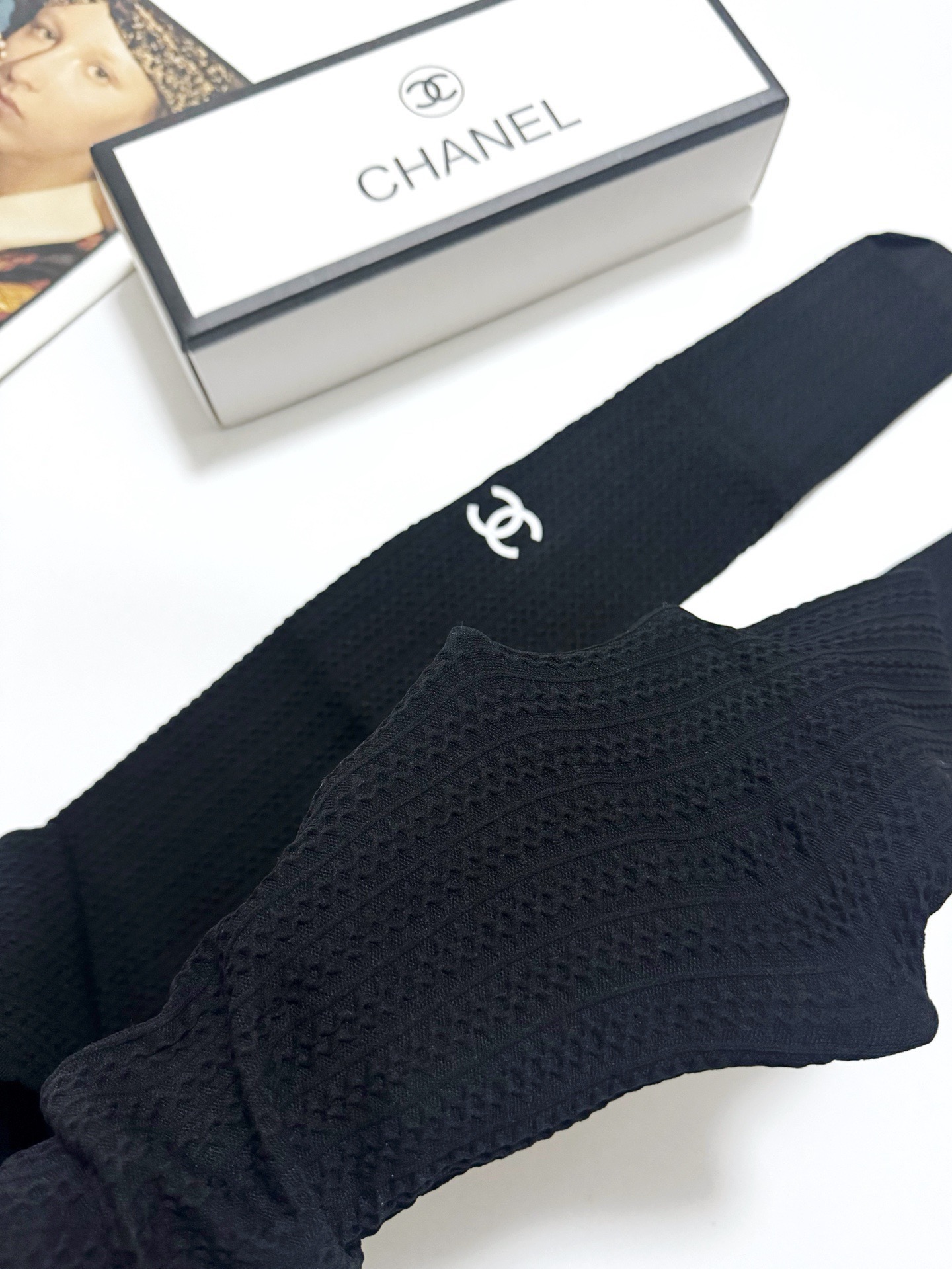 配包装🌟【一盒一双】🌟Chanel 香奈儿 爆款麻花纹 双C 字母 打底裤袜 🌟好看到爆炸 欧美大牌天鹅