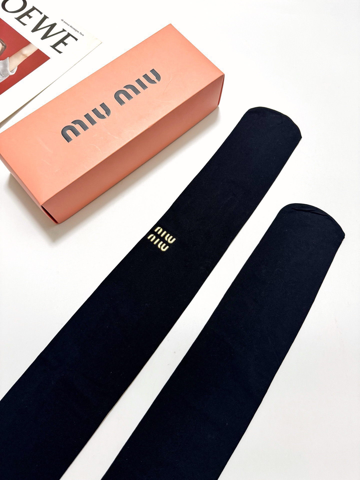 配包装🌟【一盒一双】🌟缪缪 miumiu 爆款字母 丝袜 🌟好看到爆炸 欧美大牌丝袜 连裤袜 🔥🌟潮人必