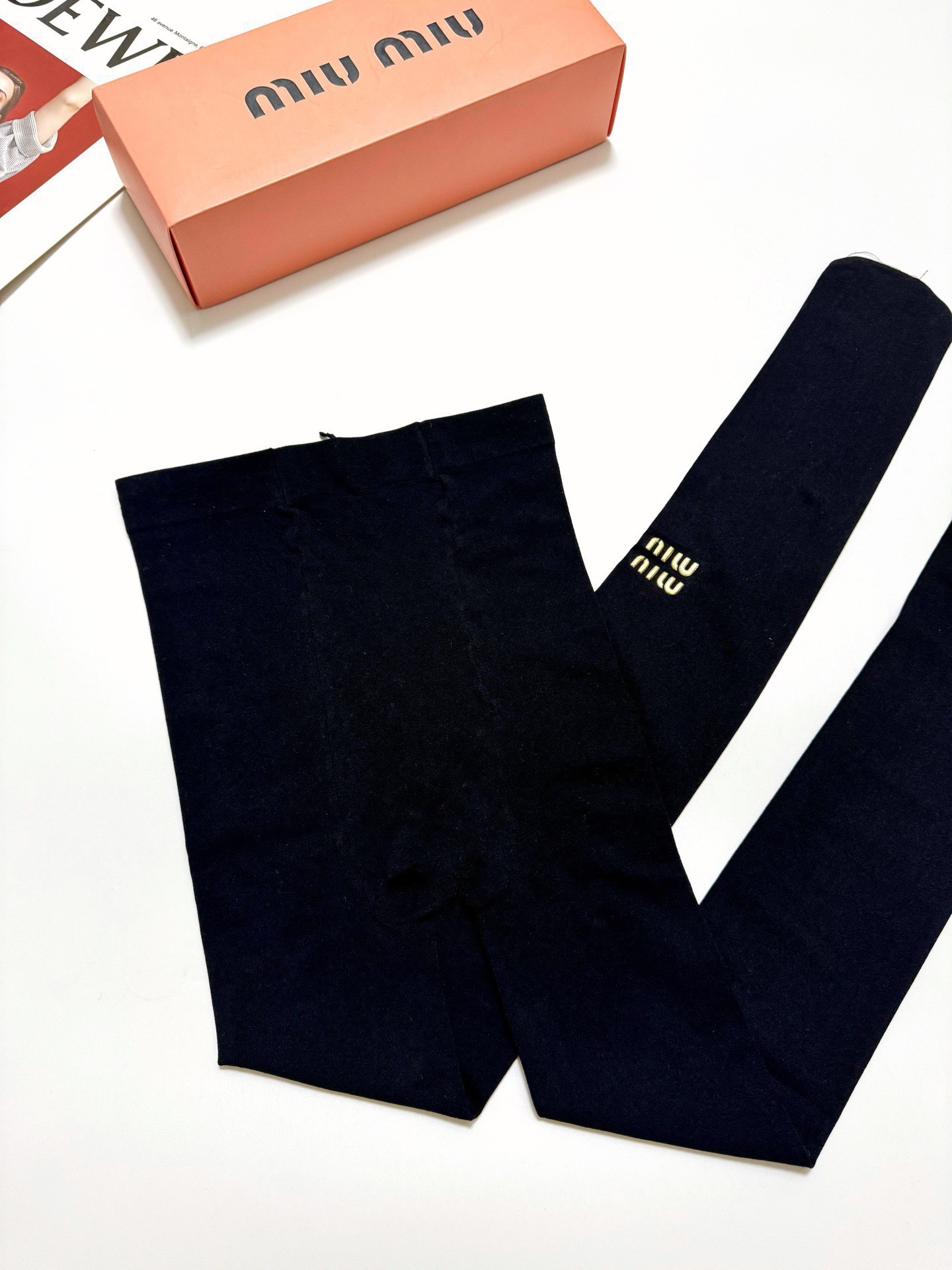 配包装🌟【一盒一双】🌟缪缪 miumiu 爆款字母 丝袜 🌟好看到爆炸 欧美大牌丝袜 连裤袜 🔥🌟潮人必