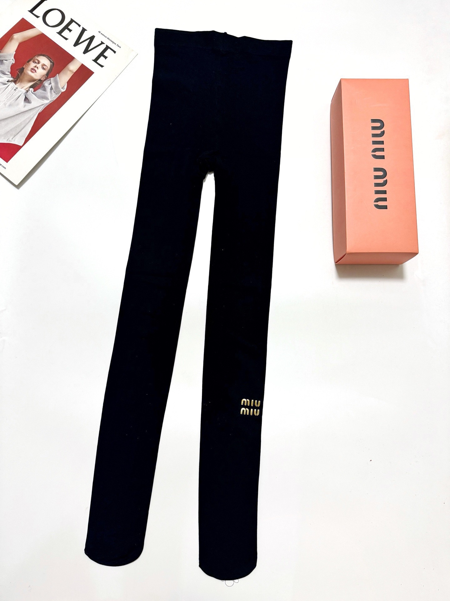 配包装🌟【一盒一双】🌟缪缪 miumiu 爆款字母 丝袜 🌟好看到爆炸 欧美大牌丝袜 连裤袜 🔥🌟潮人必