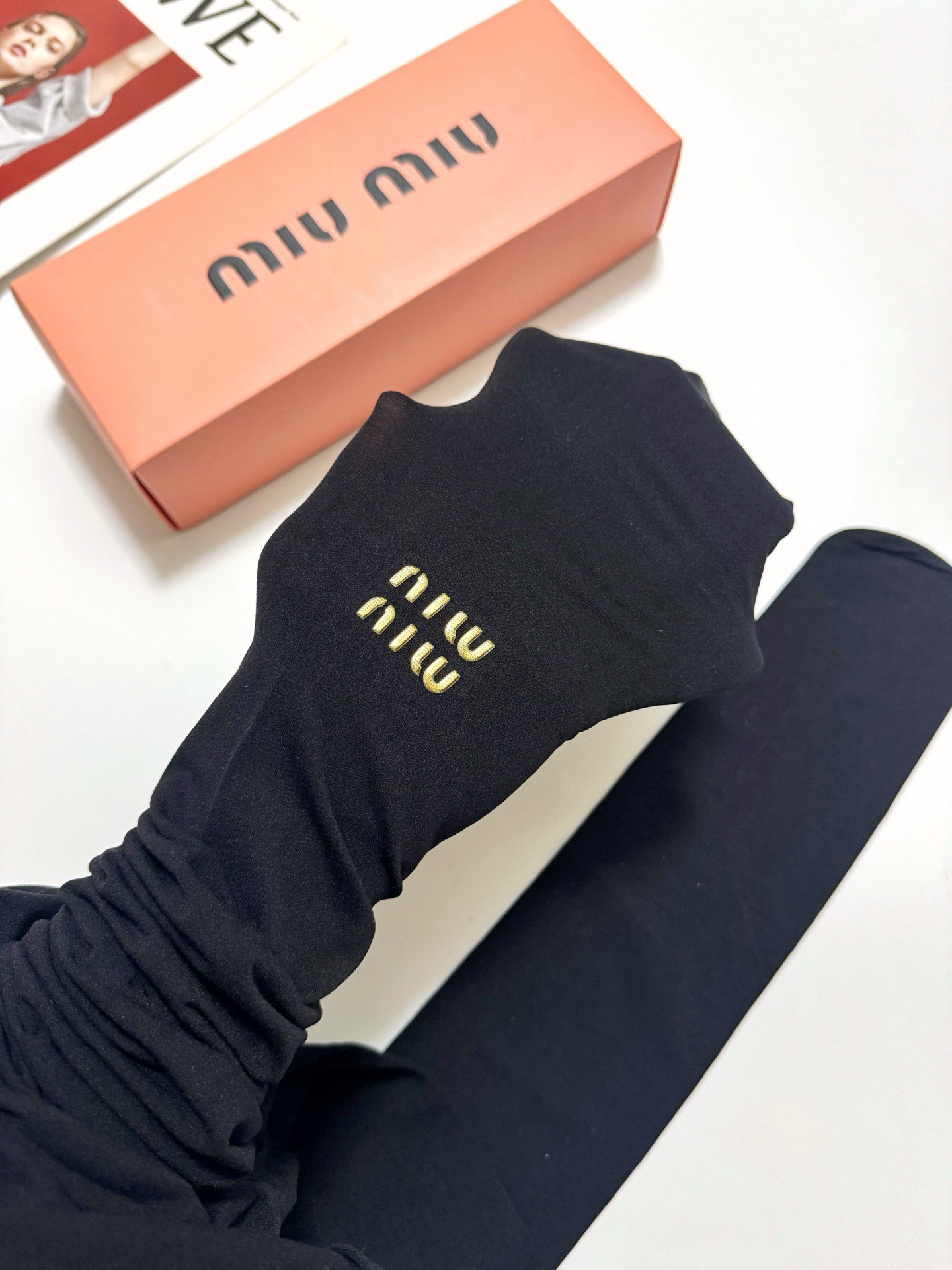 配包装🌟【一盒一双】🌟缪缪 miumiu 爆款字母 丝袜 🌟好看到爆炸 欧美大牌丝袜 连裤袜 🔥🌟潮人必