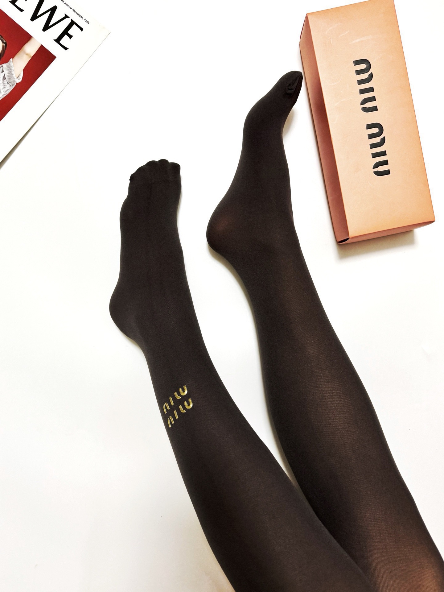 配包装🌟【一盒一双】🌟缪缪 miumiu 爆款字母 丝袜 🌟好看到爆炸 欧美大牌丝袜 连裤袜 🔥🌟潮人必