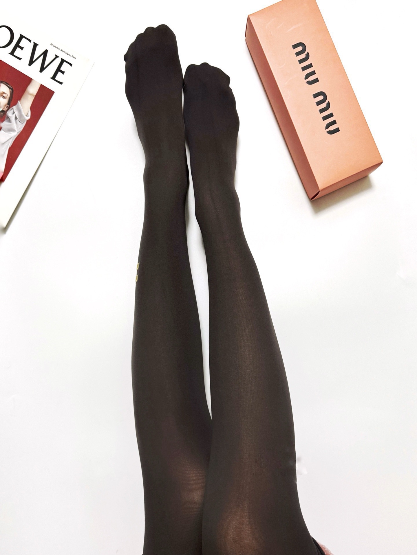 配包装🌟【一盒一双】🌟缪缪 miumiu 爆款字母 丝袜 🌟好看到爆炸 欧美大牌丝袜 连裤袜 🔥🌟潮人必