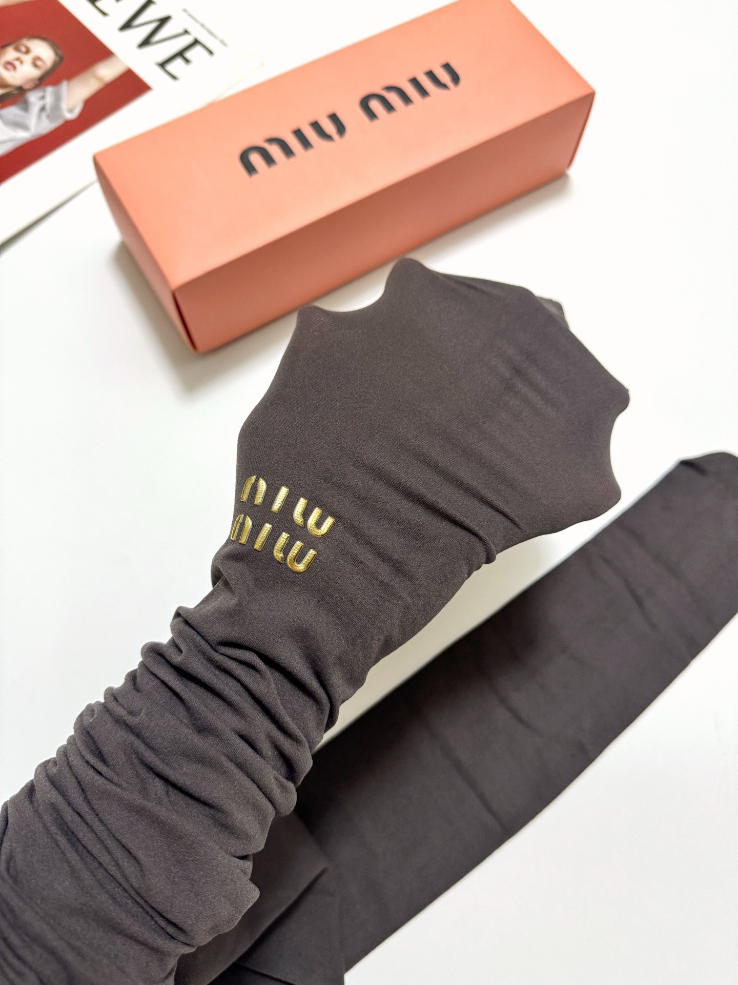 配包装🌟【一盒一双】🌟缪缪 miumiu 爆款字母 丝袜 🌟好看到爆炸 欧美大牌丝袜 连裤袜 🔥🌟潮人必