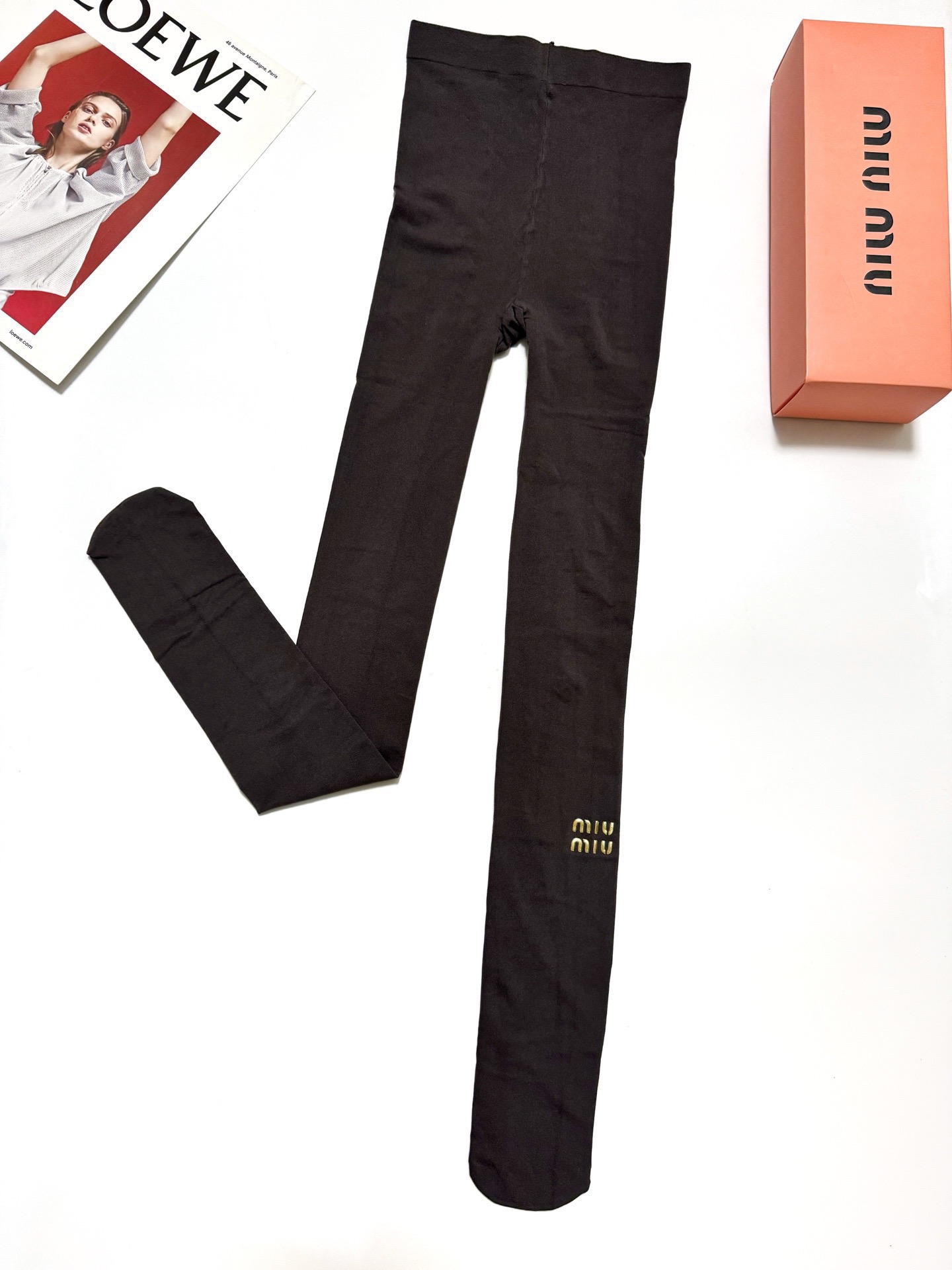 配包装🌟【一盒一双】🌟缪缪 miumiu 爆款字母 丝袜 🌟好看到爆炸 欧美大牌丝袜 连裤袜 🔥🌟潮人必