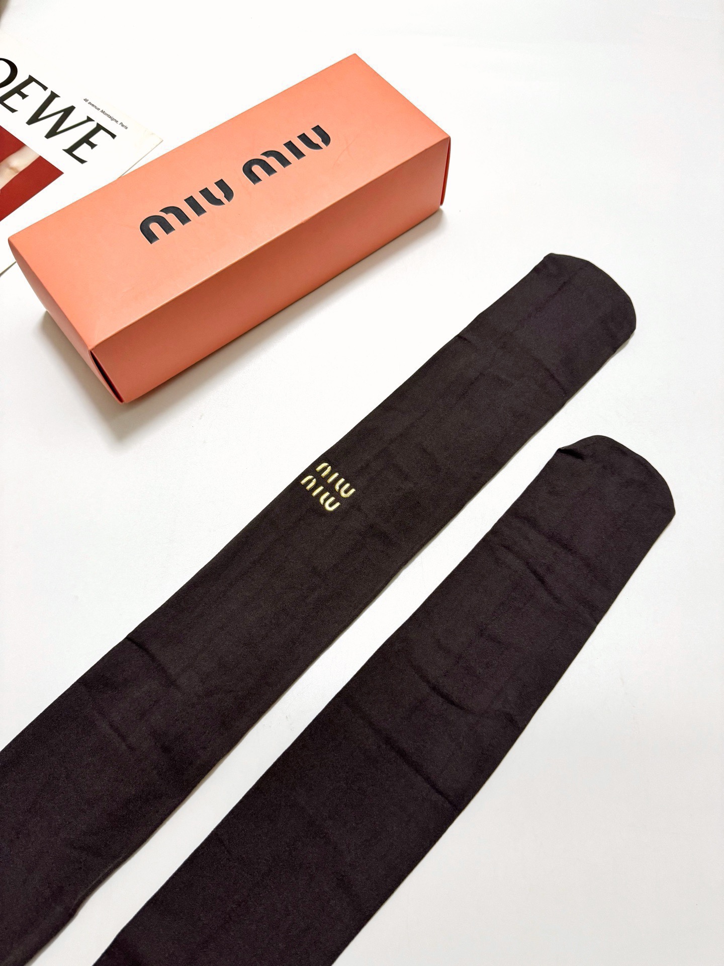 配包装🌟【一盒一双】🌟缪缪 miumiu 爆款字母 丝袜 🌟好看到爆炸 欧美大牌丝袜 连裤袜 🔥🌟潮人必